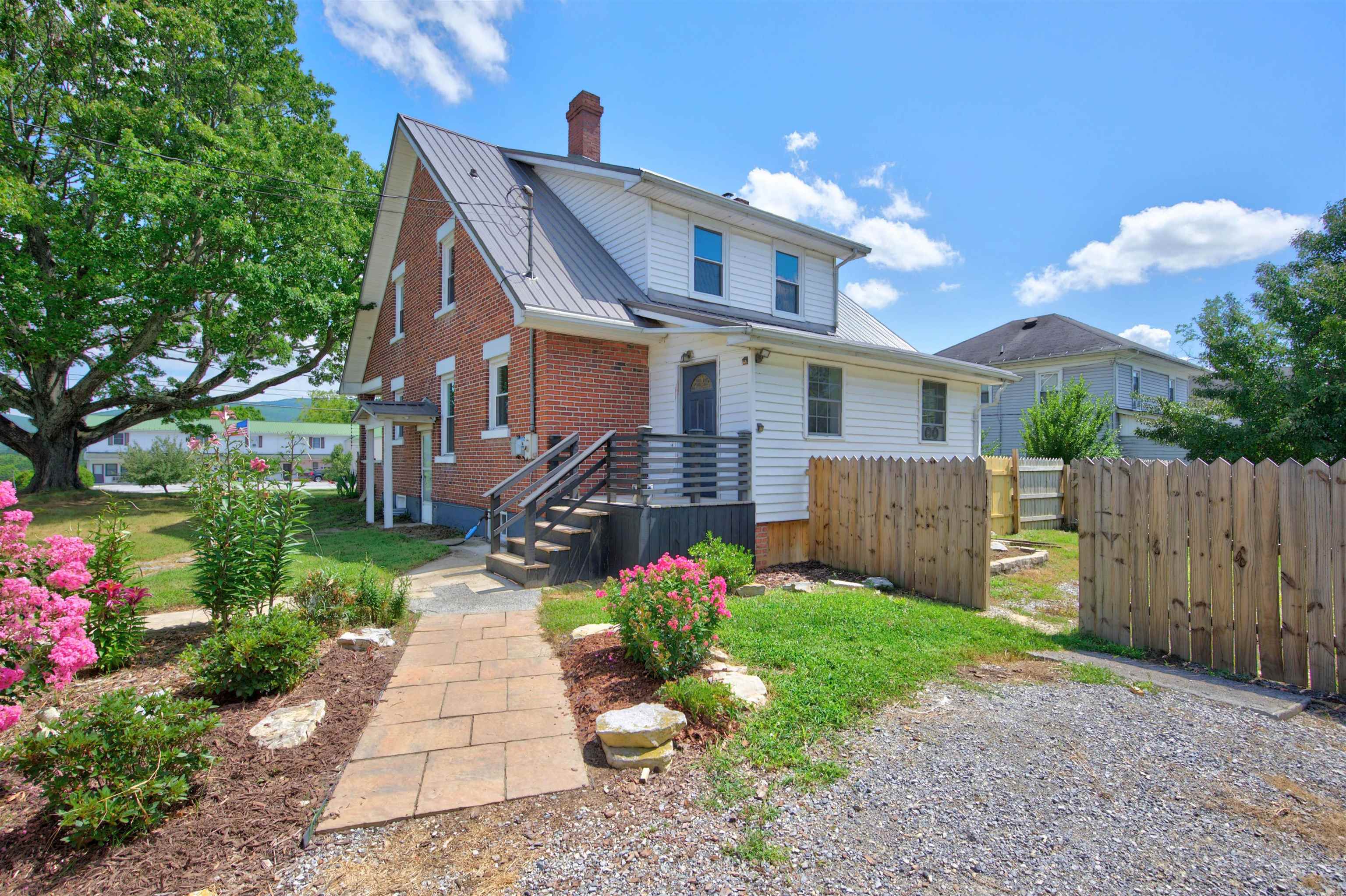1020 W Main Street Wytheville VA 24382