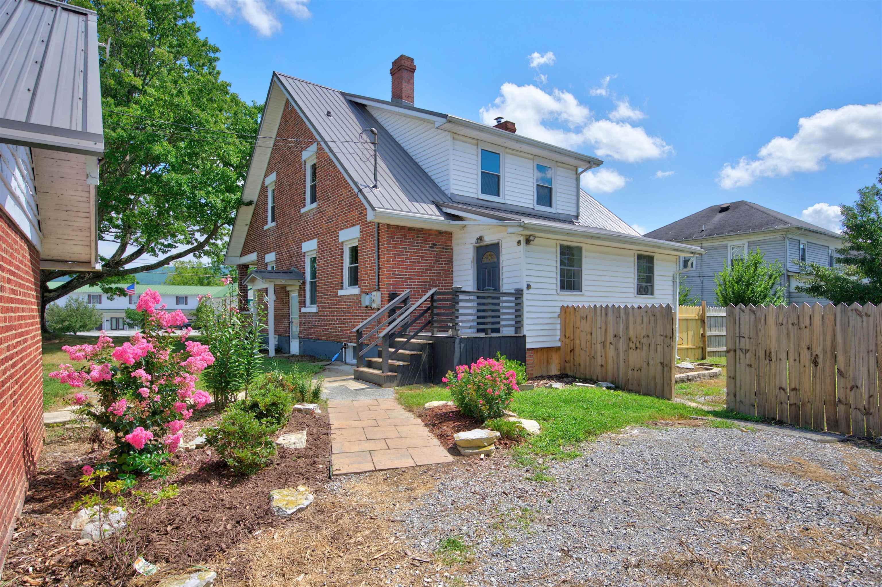 1020 W Main Street Wytheville VA 24382