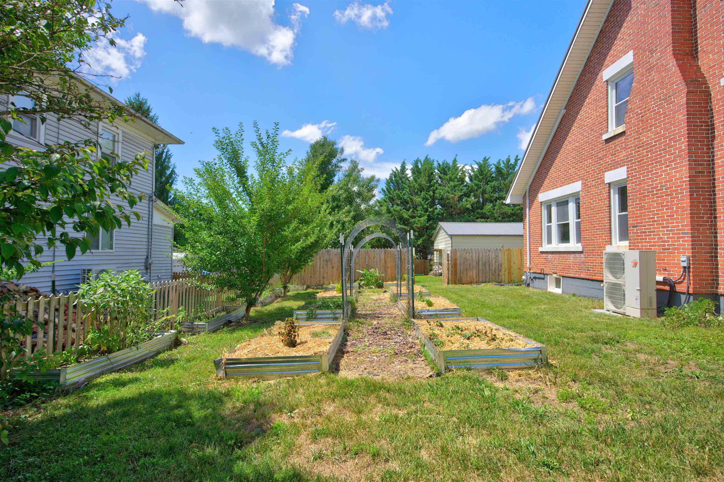 1020 W Main Street Wytheville VA 24382