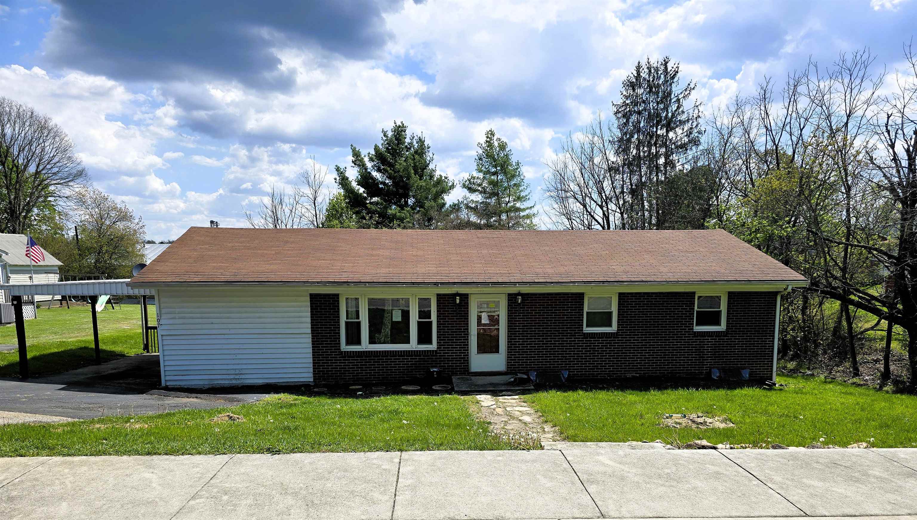 107 E Buck Avenue Rural Retreat VA 24368