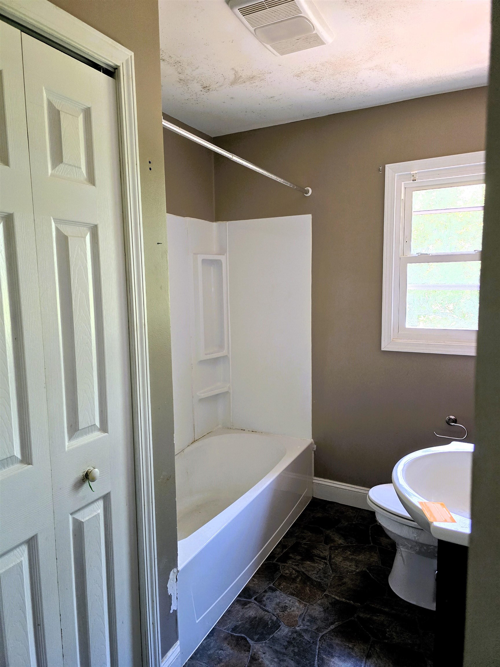 107 E Buck Avenue Rural Retreat VA 24368