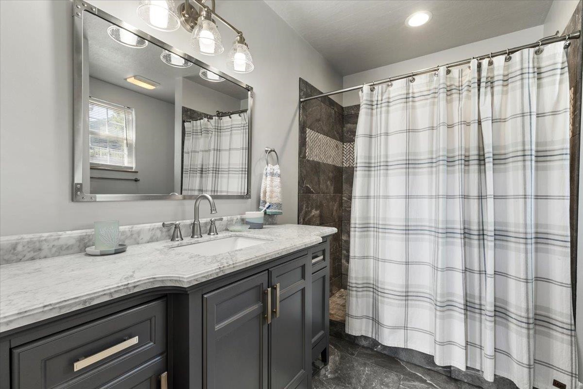 109 Bland Street Narrows VA 24124