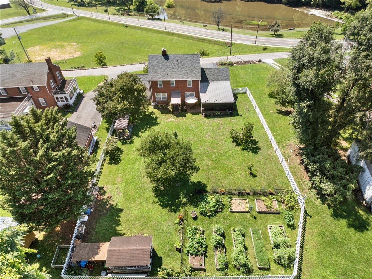 109 Bland Street Narrows VA 24124