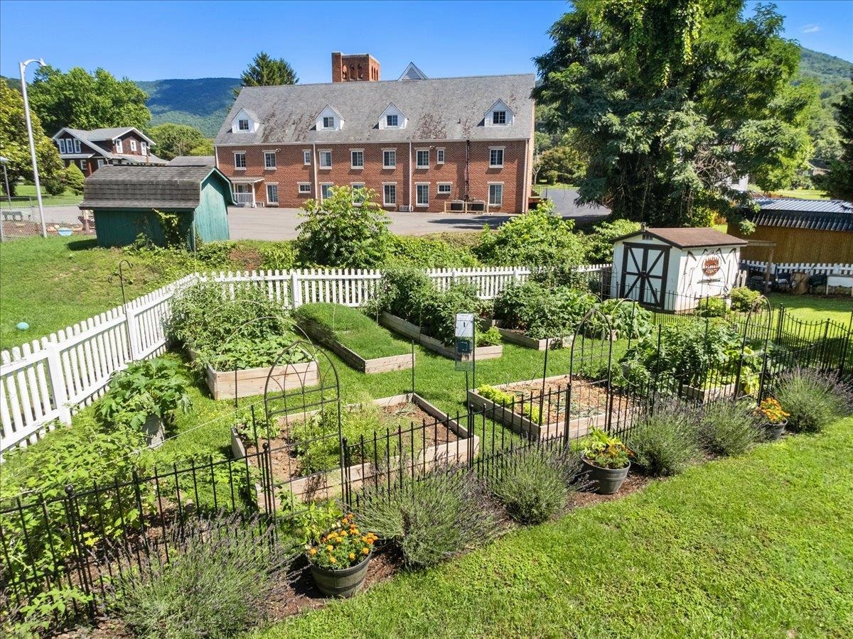 109 Bland Street Narrows VA 24124