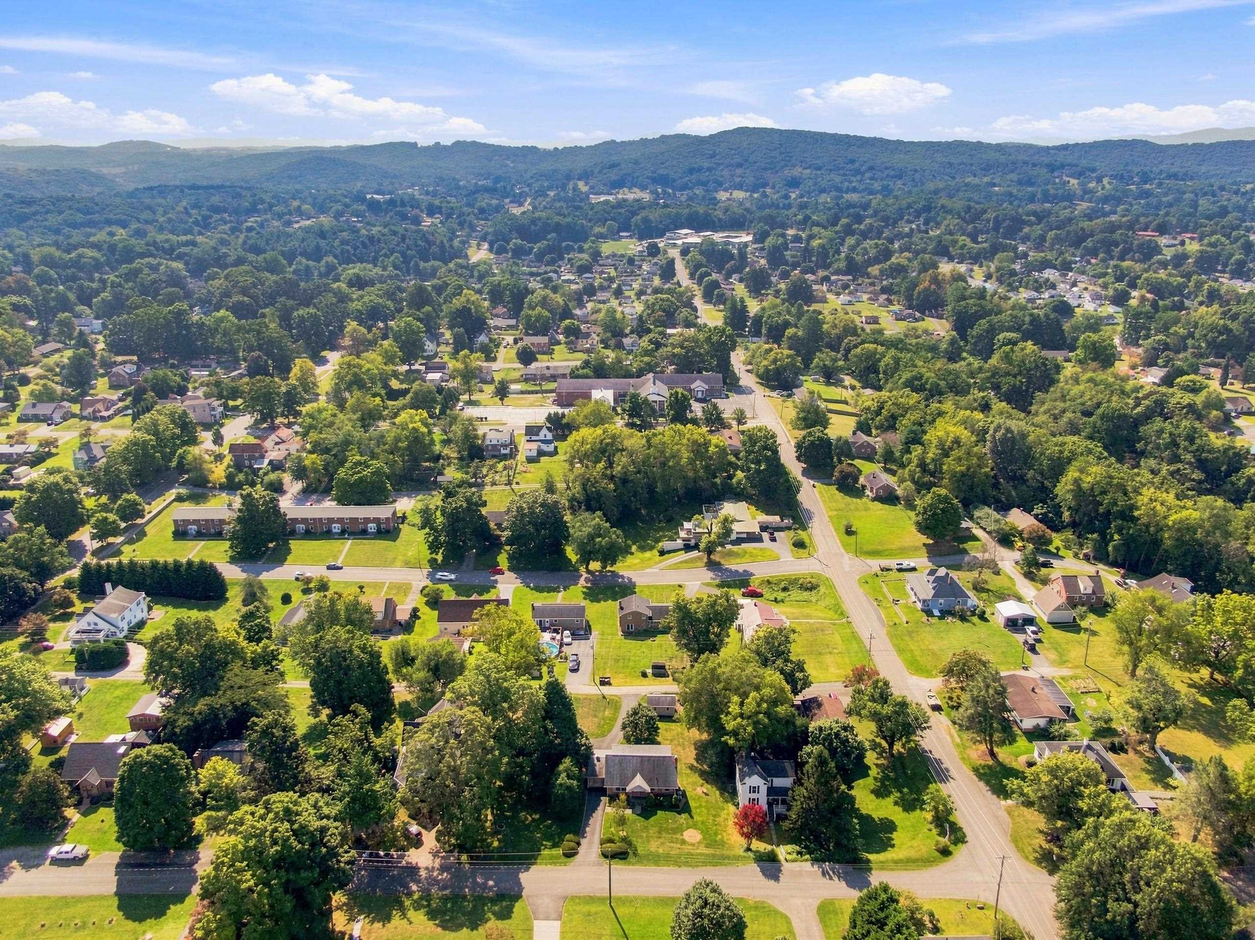 616 4th Street Radford VA 24141