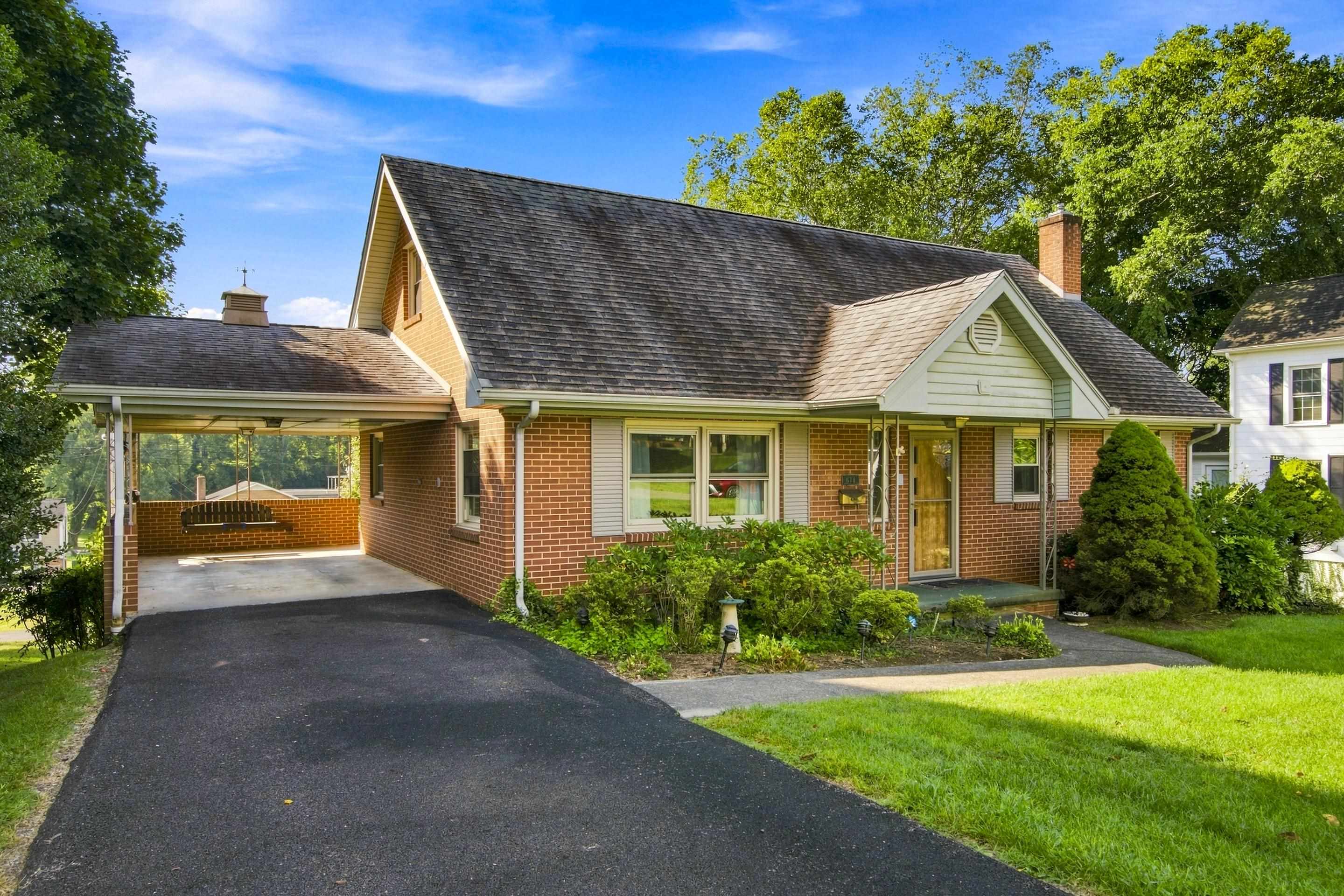 616 4th Street Radford VA 24141
