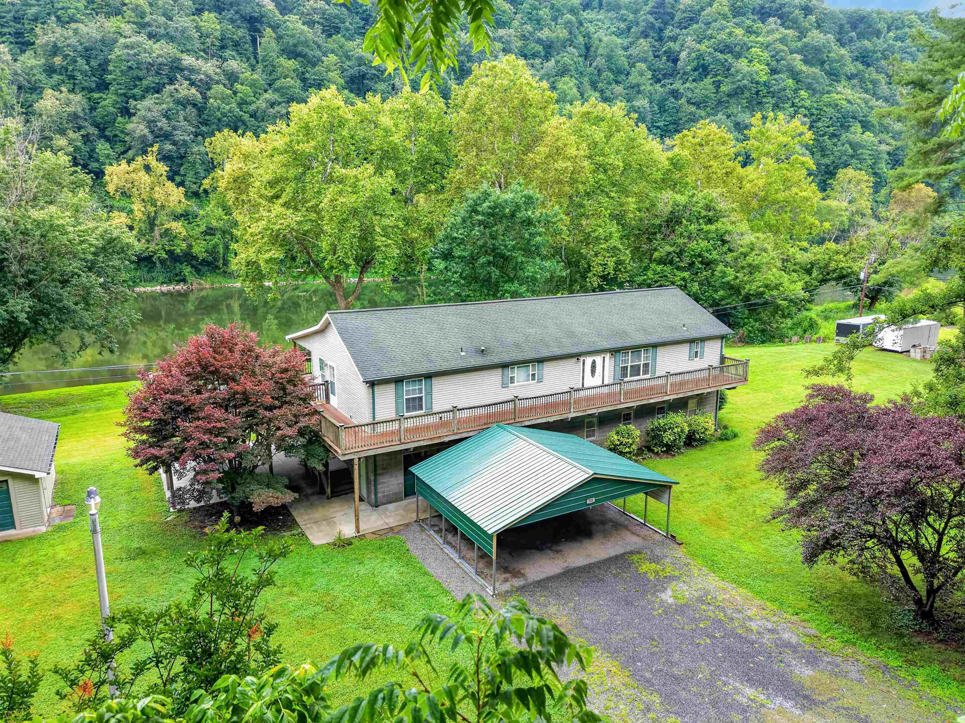 720 Caboose Lane Pembroke VA 24136