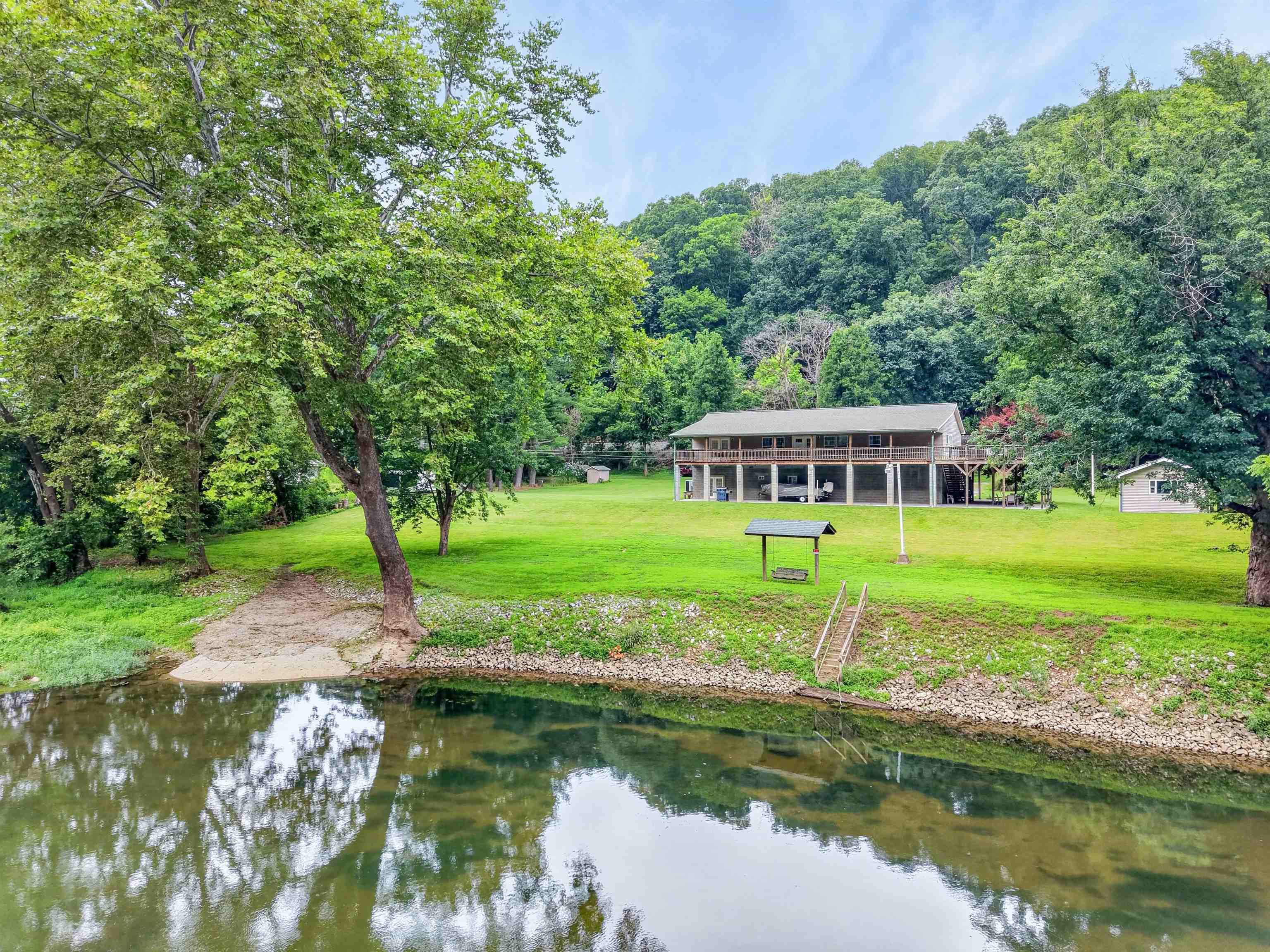 720 Caboose Lane Pembroke VA 24136
