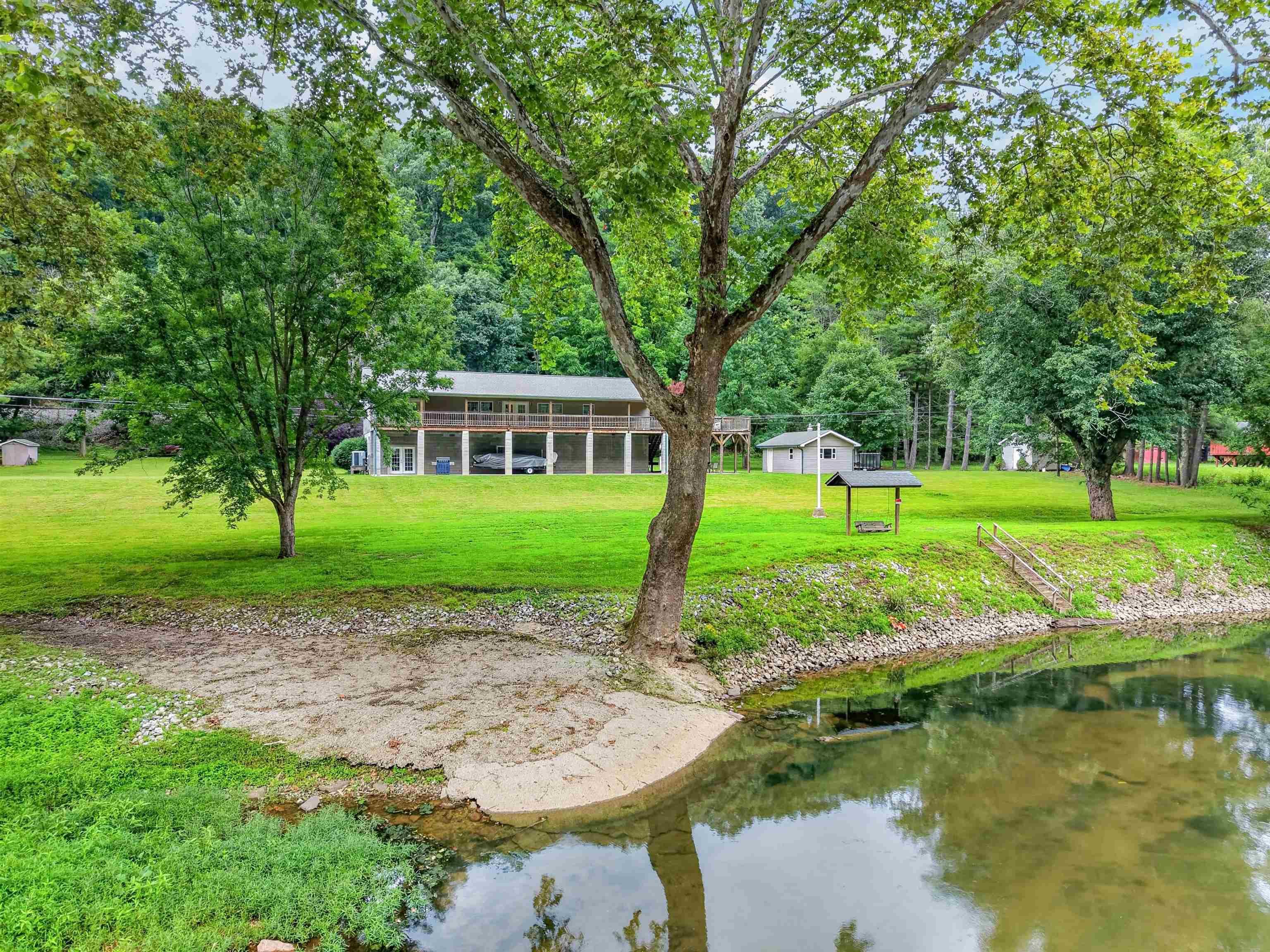 720 Caboose Lane Pembroke VA 24136