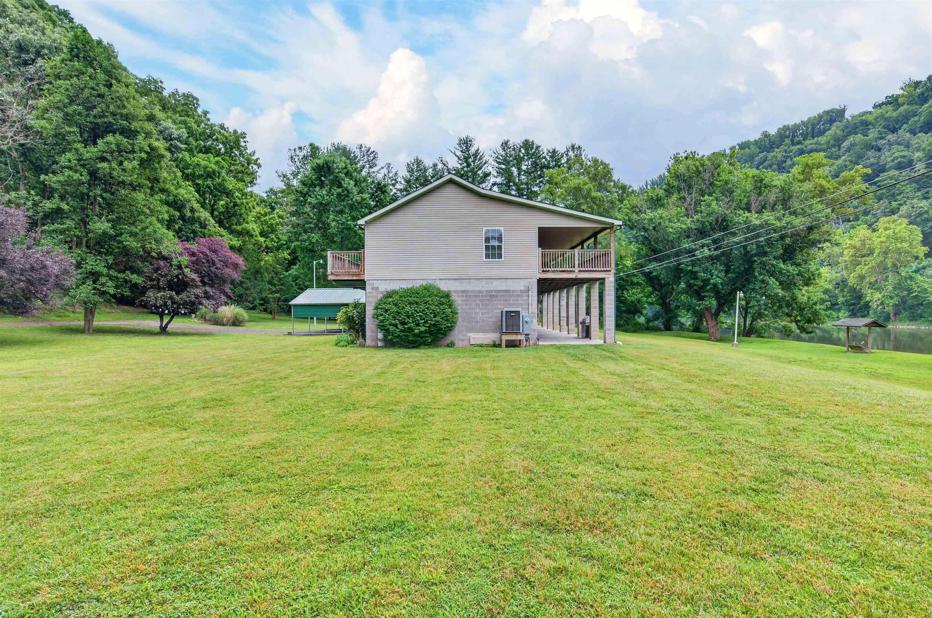 720 Caboose Lane Pembroke VA 24136