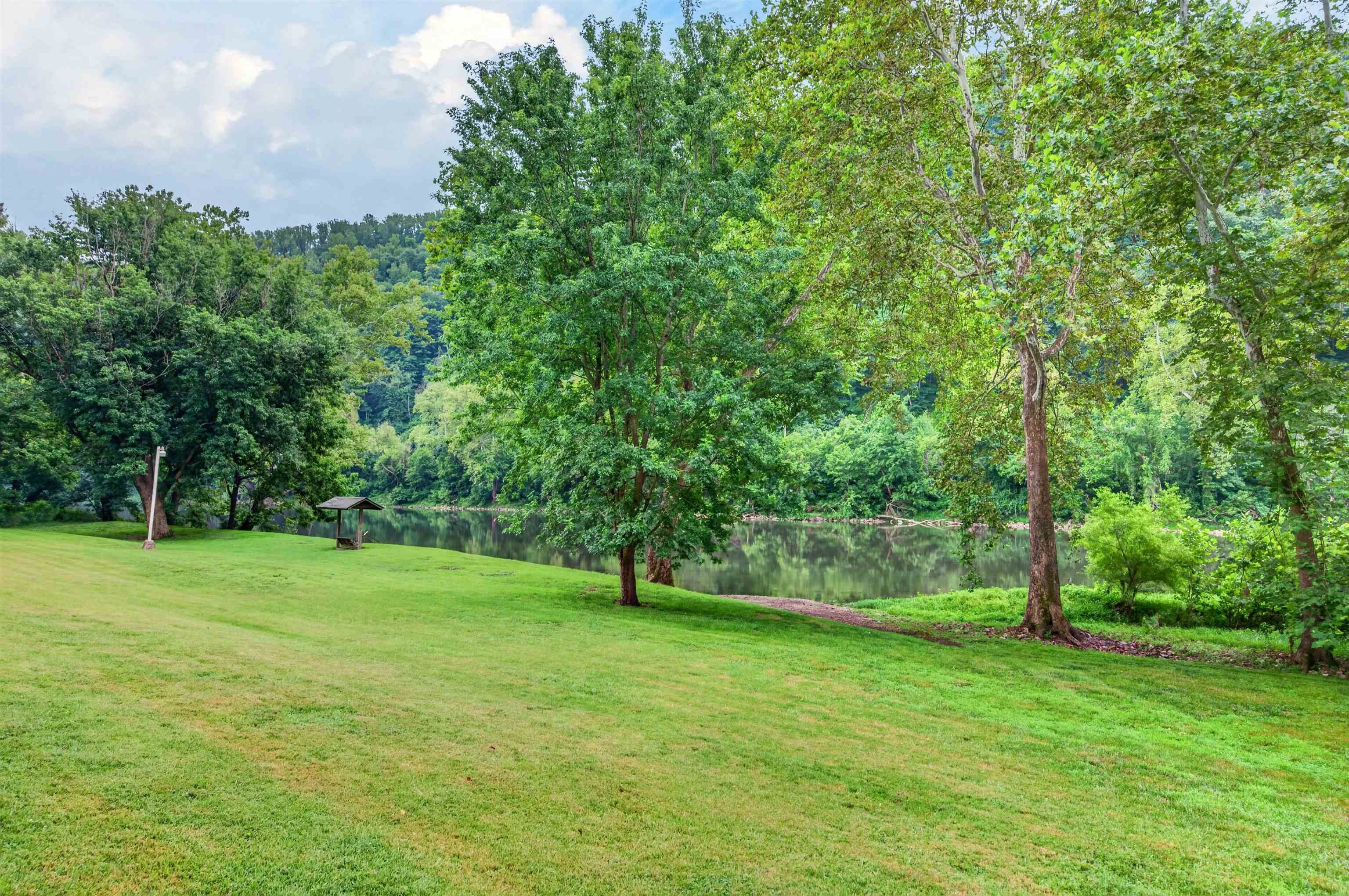 720 Caboose Lane Pembroke VA 24136