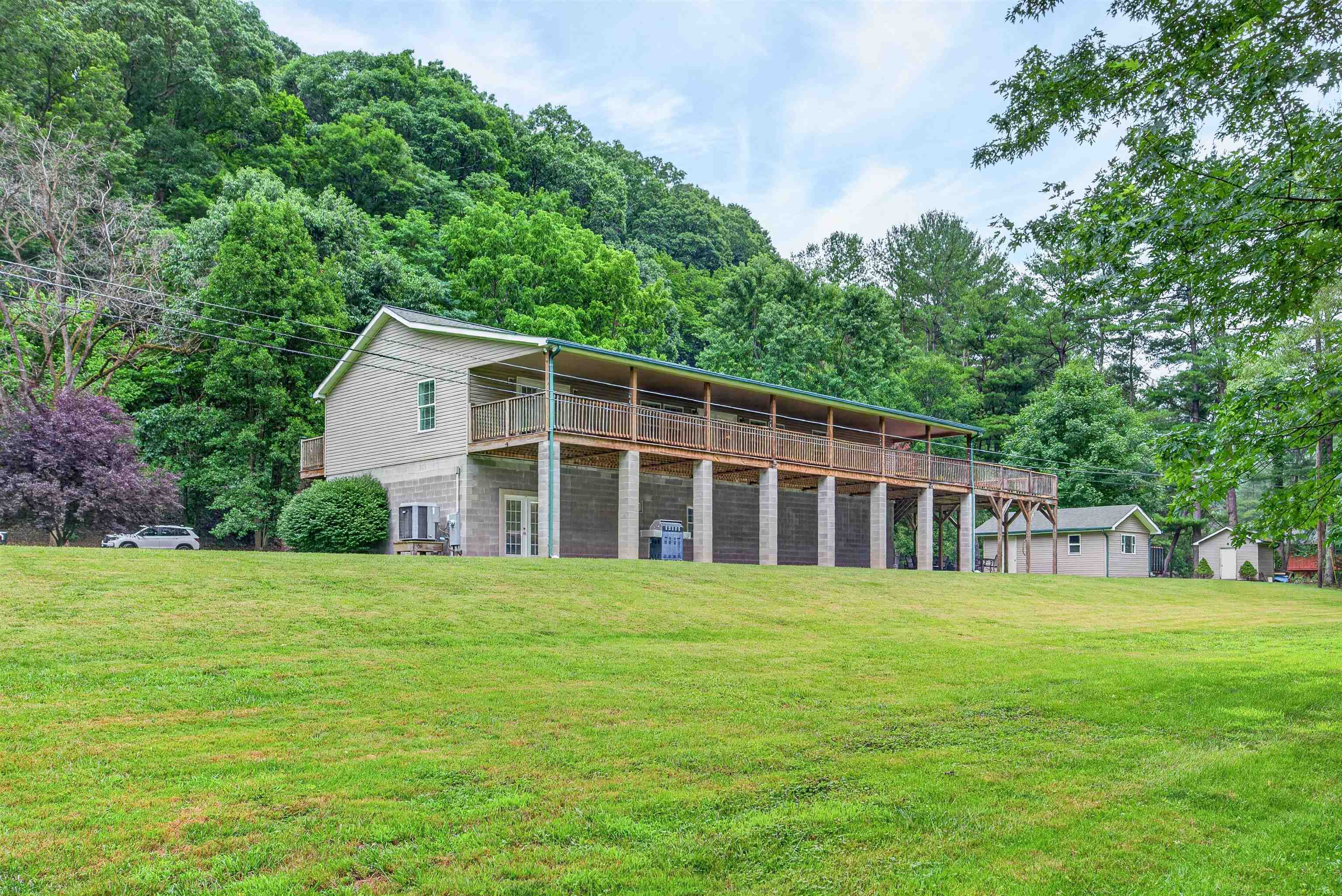 720 Caboose Lane Pembroke VA 24136