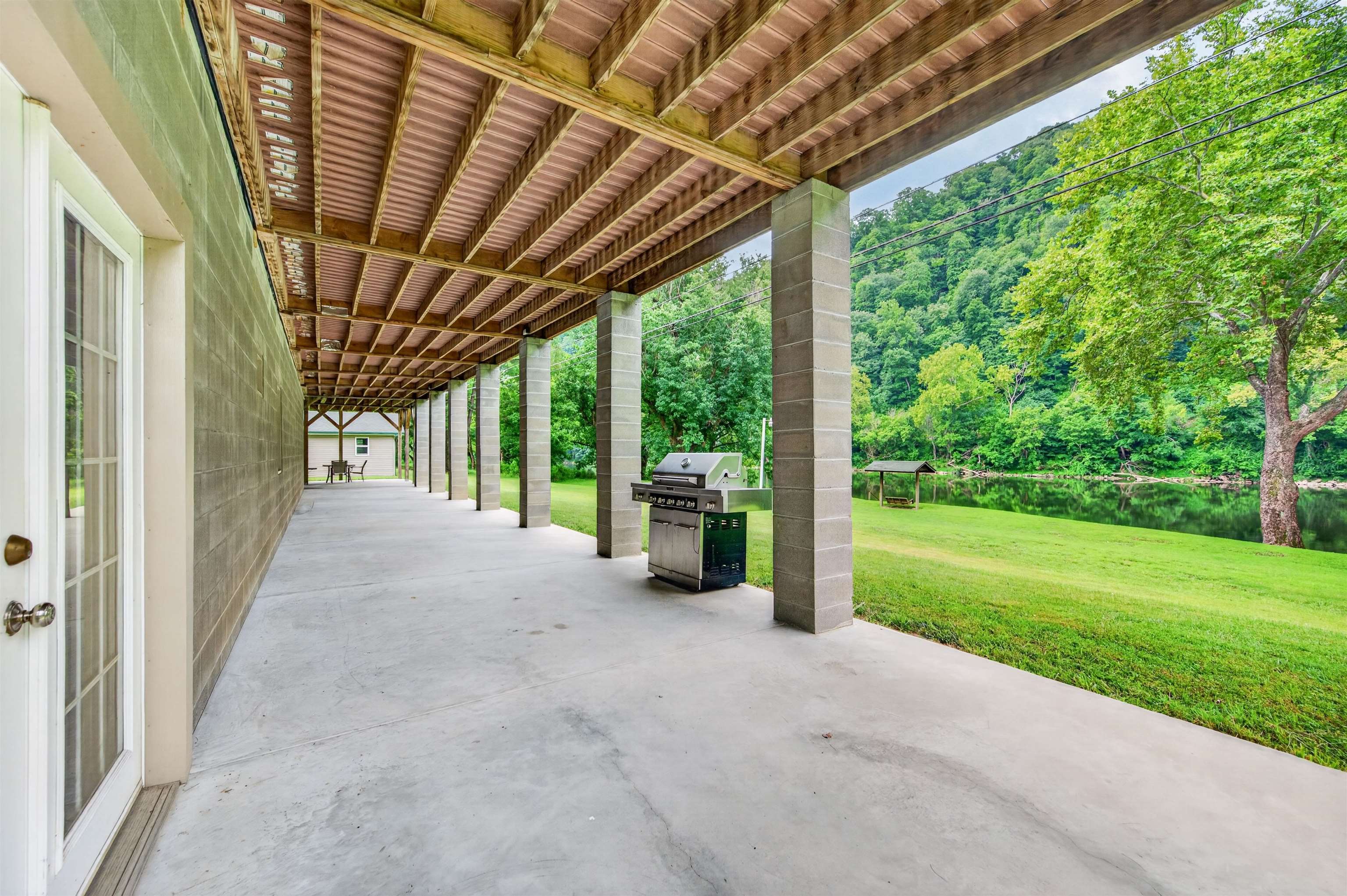 720 Caboose Lane Pembroke VA 24136