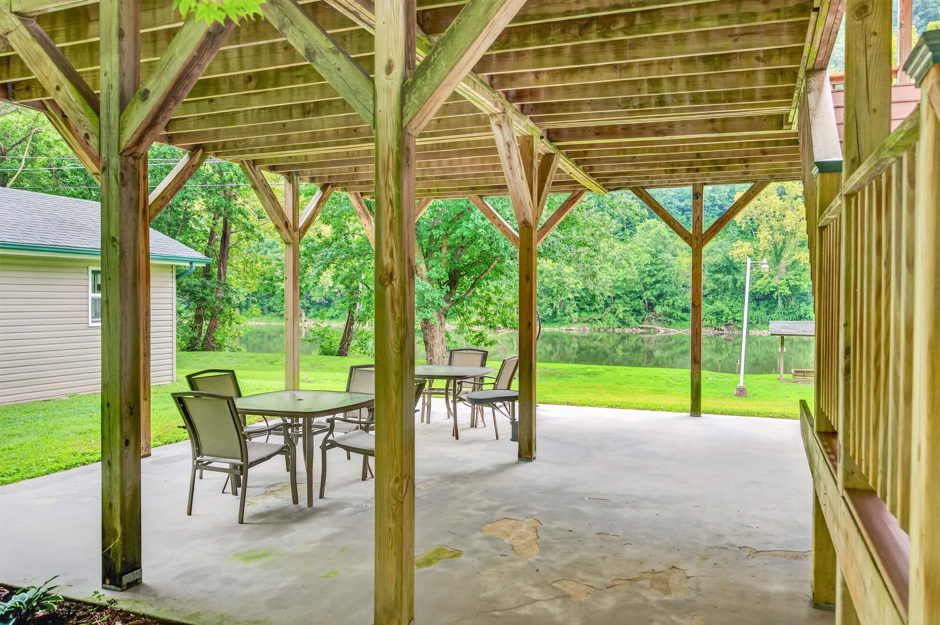 720 Caboose Lane Pembroke VA 24136