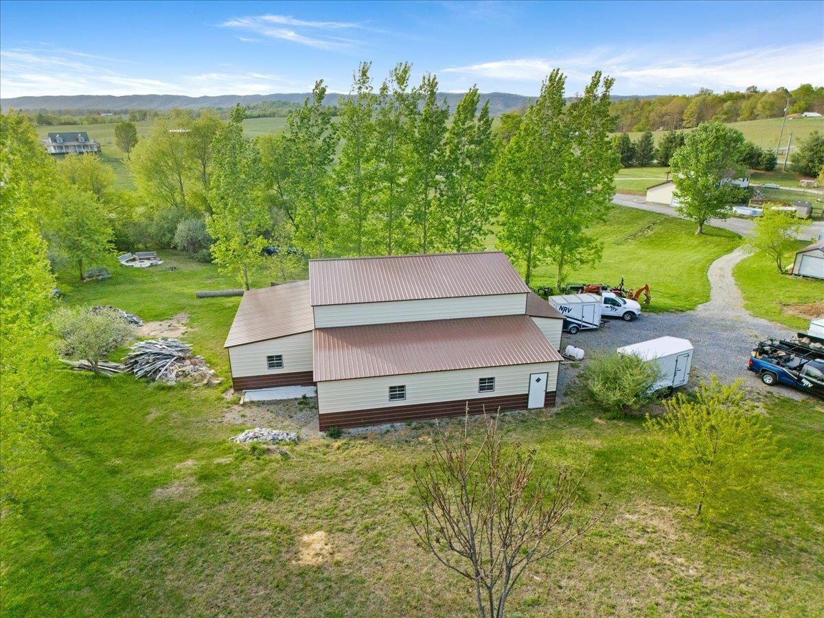 5900 Chicwood Drive Pulaski VA 24301