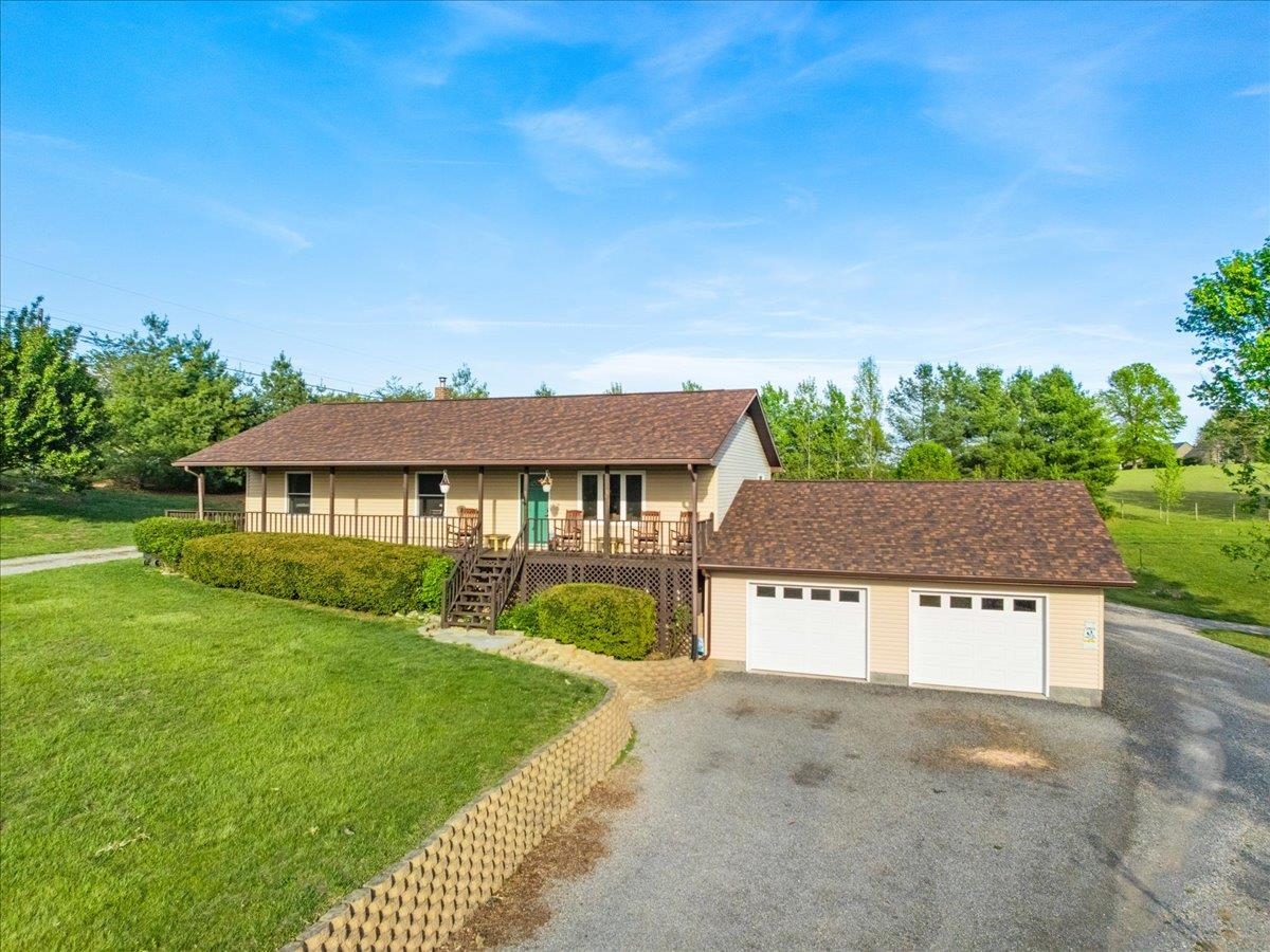 5900 Chicwood Drive Pulaski VA 24301