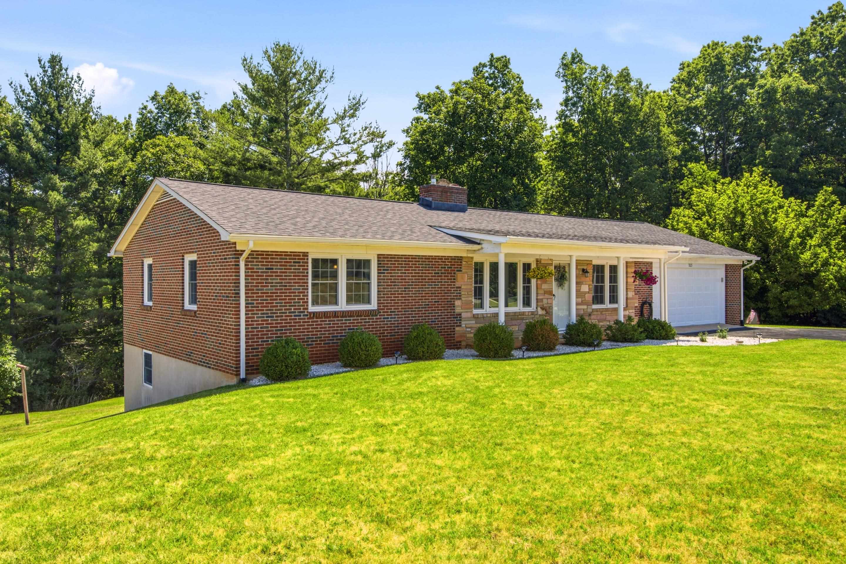 523 Christiansburg Pike NE Floyd VA 24091