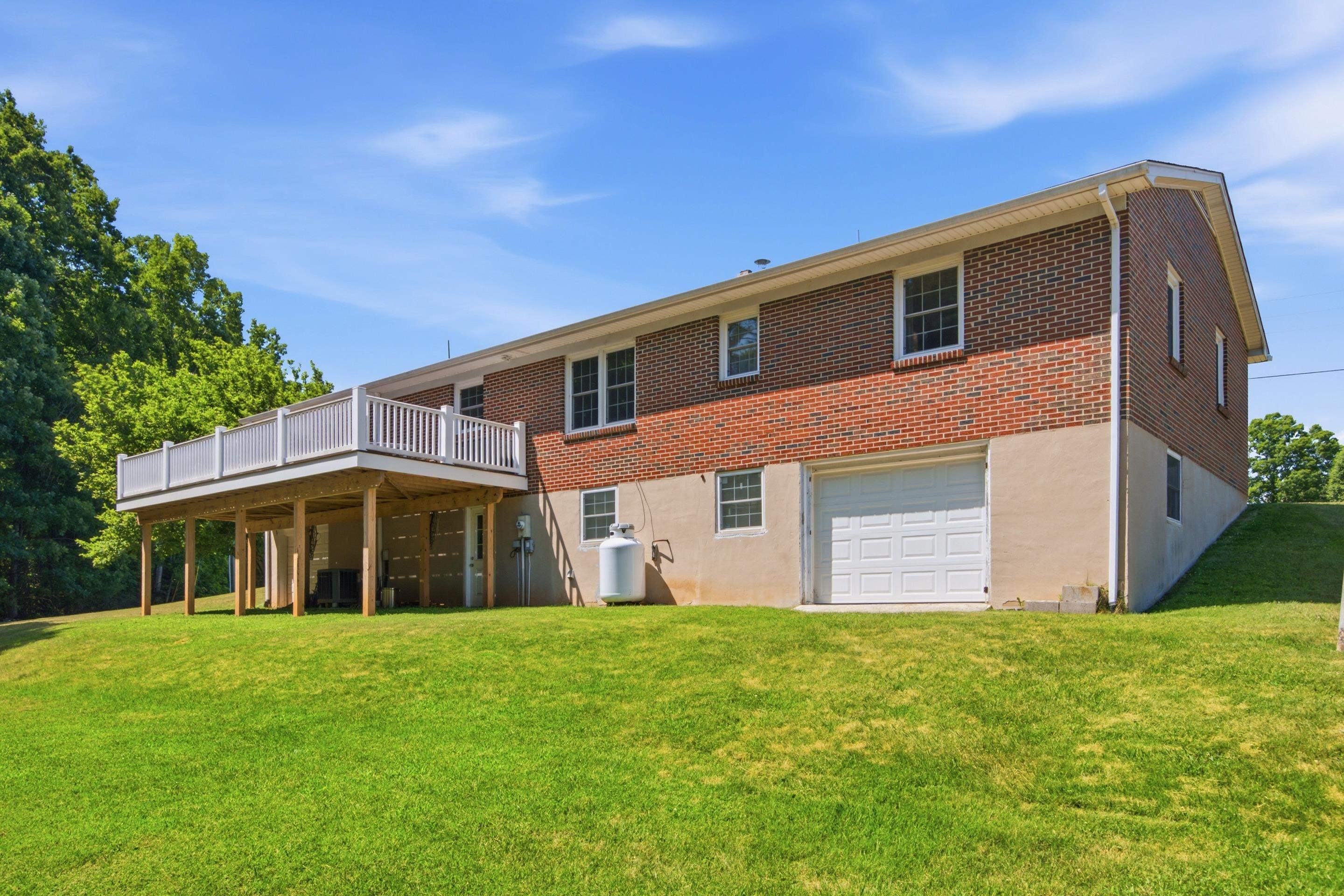 523 Christiansburg Pike NE Floyd VA 24091