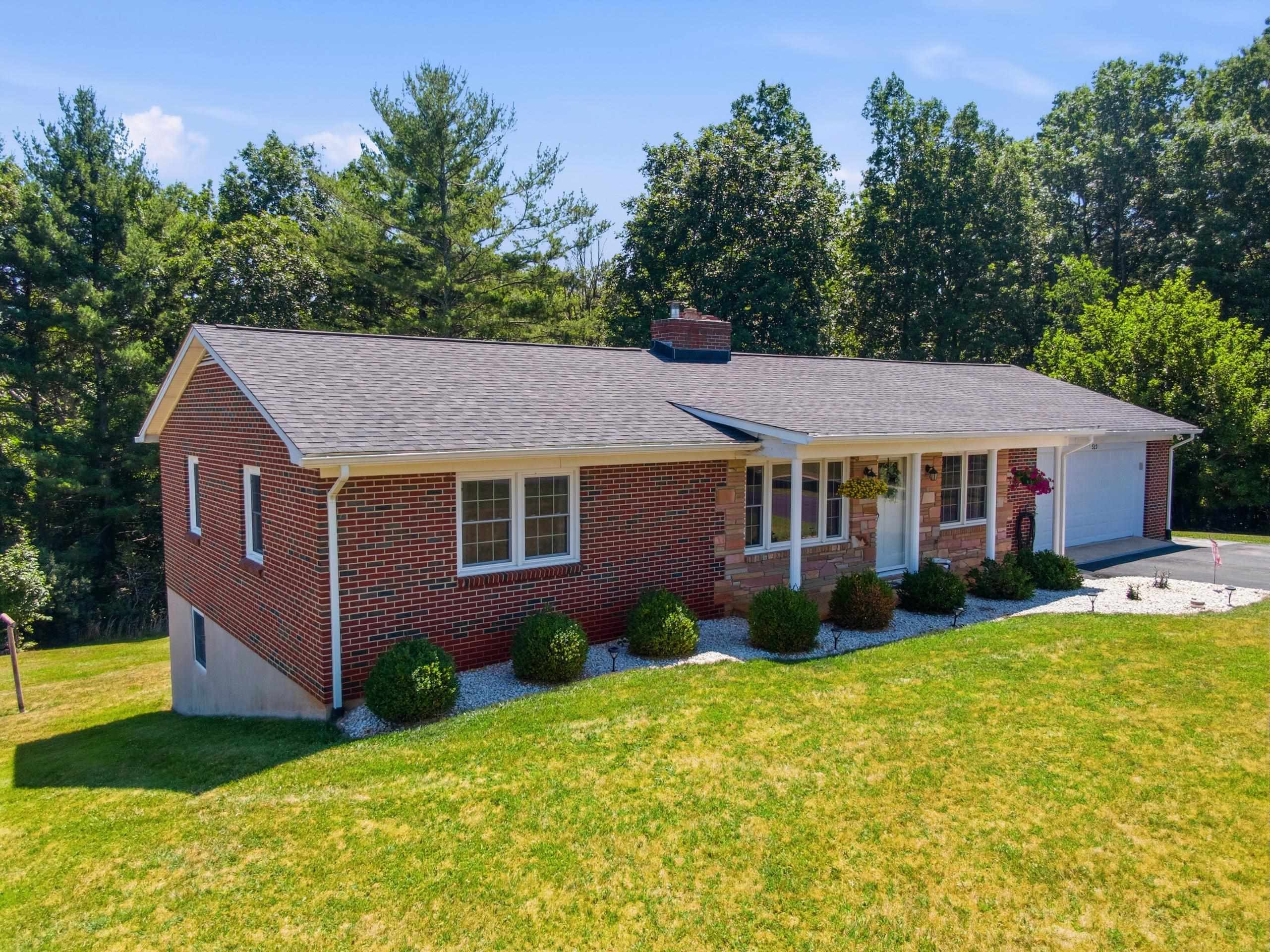 523 Christiansburg Pike NE Floyd VA 24091