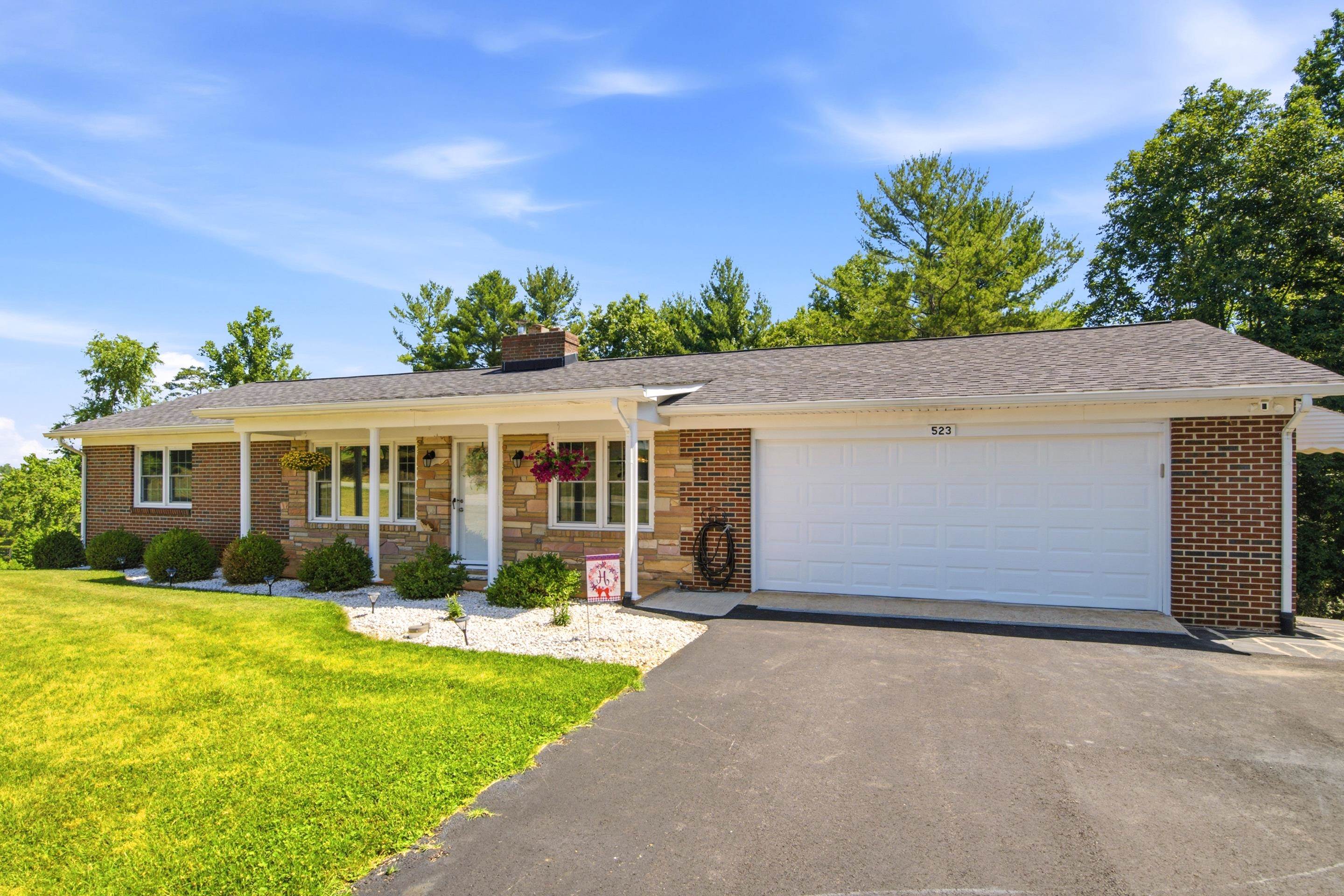 523 Christiansburg Pike NE Floyd VA 24091