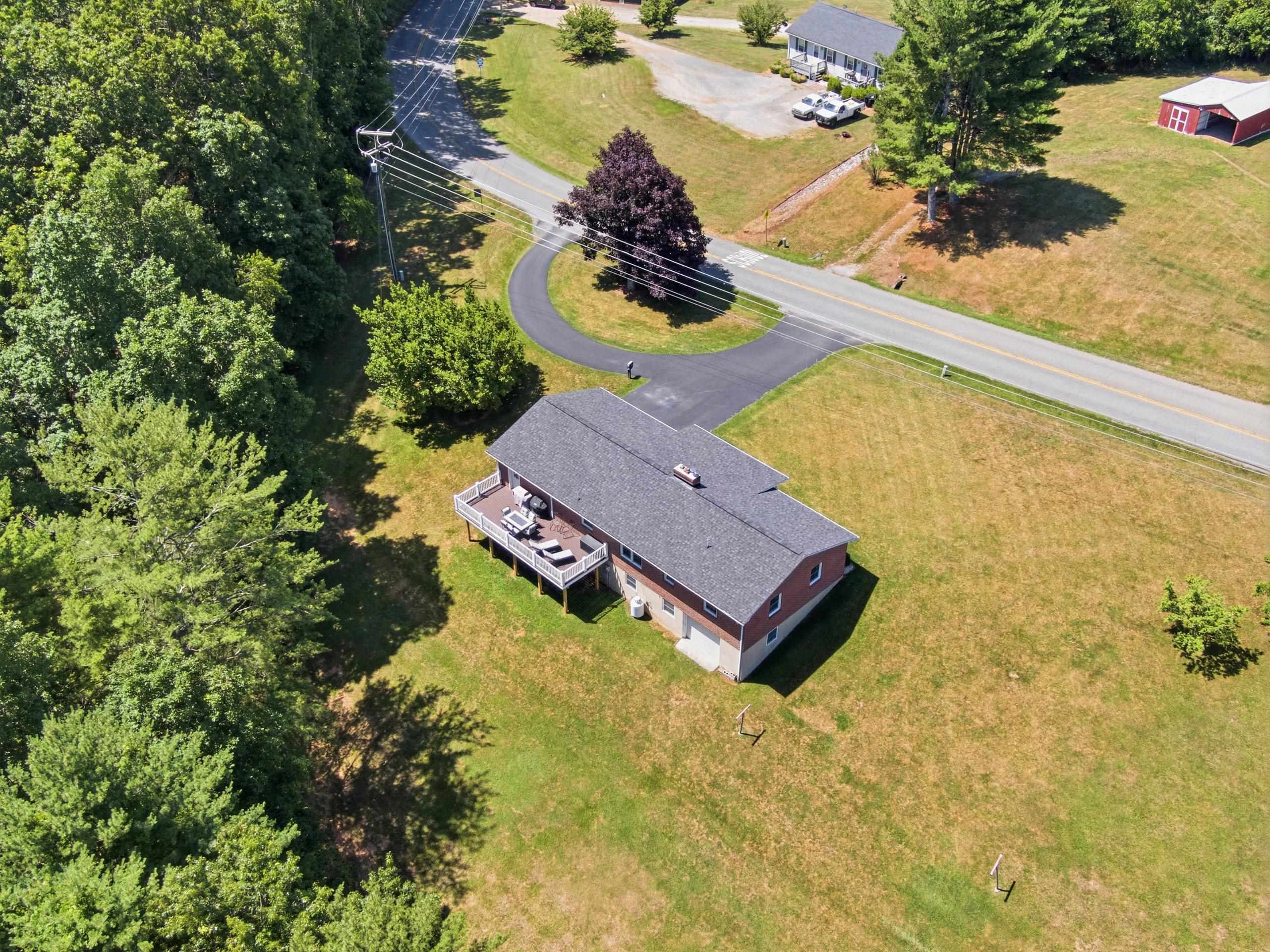 523 Christiansburg Pike NE Floyd VA 24091