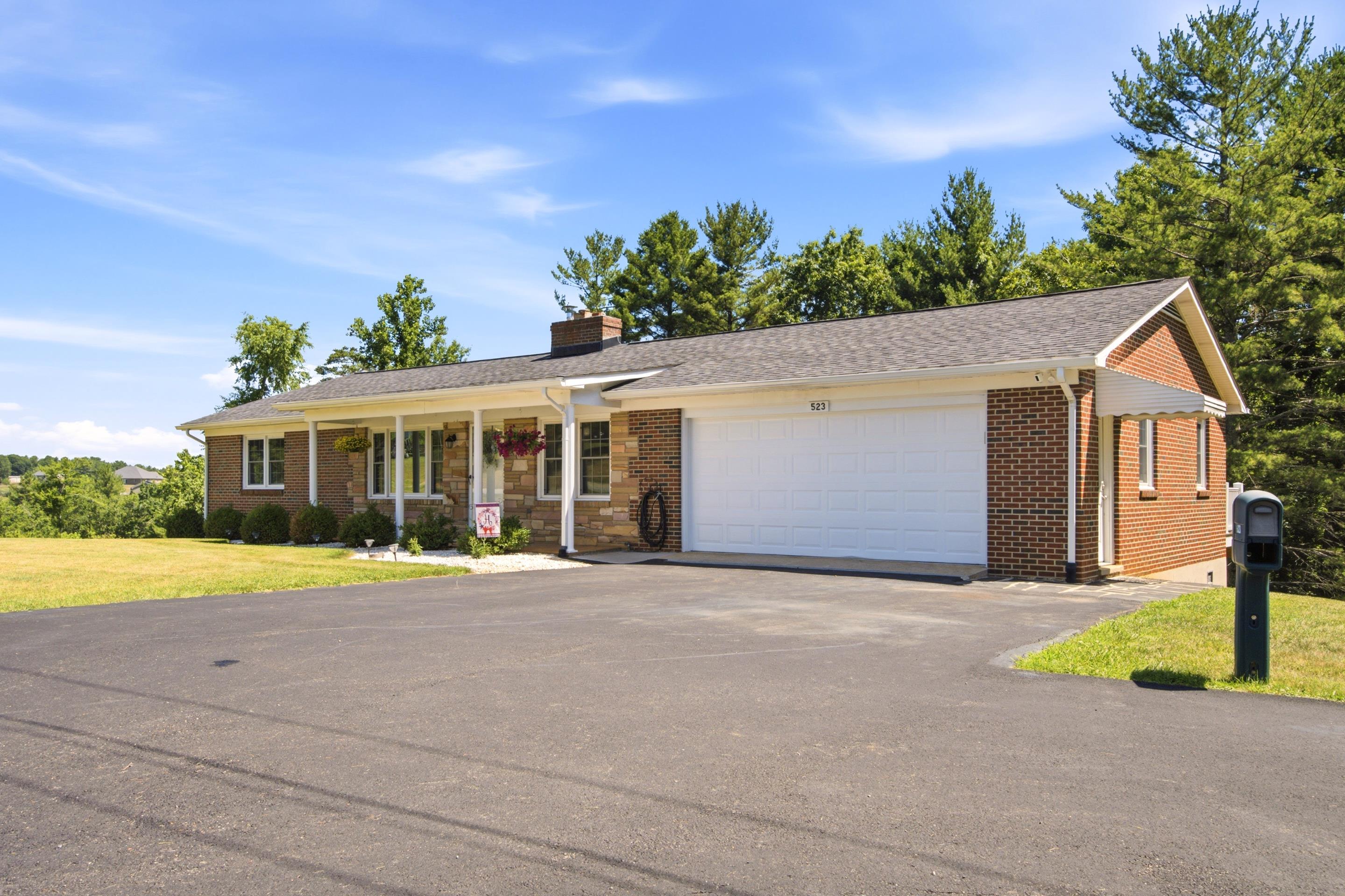 523 Christiansburg Pike NE Floyd VA 24091
