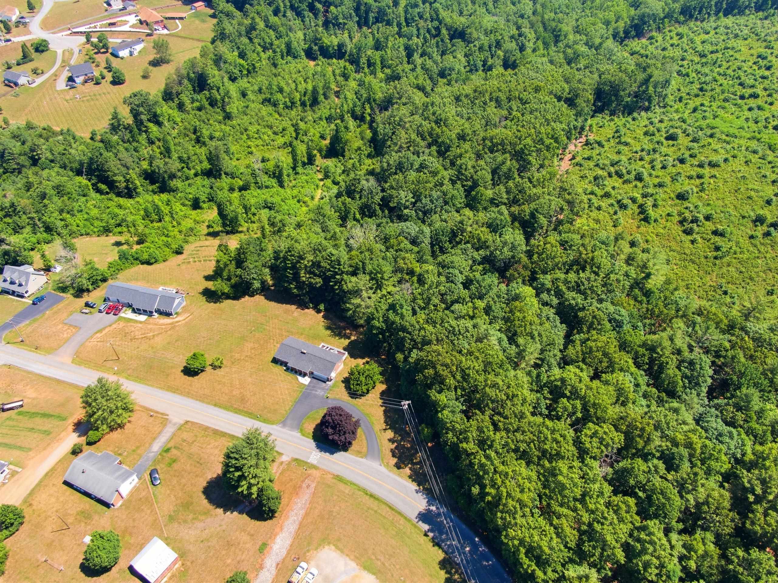 523 Christiansburg Pike NE Floyd VA 24091