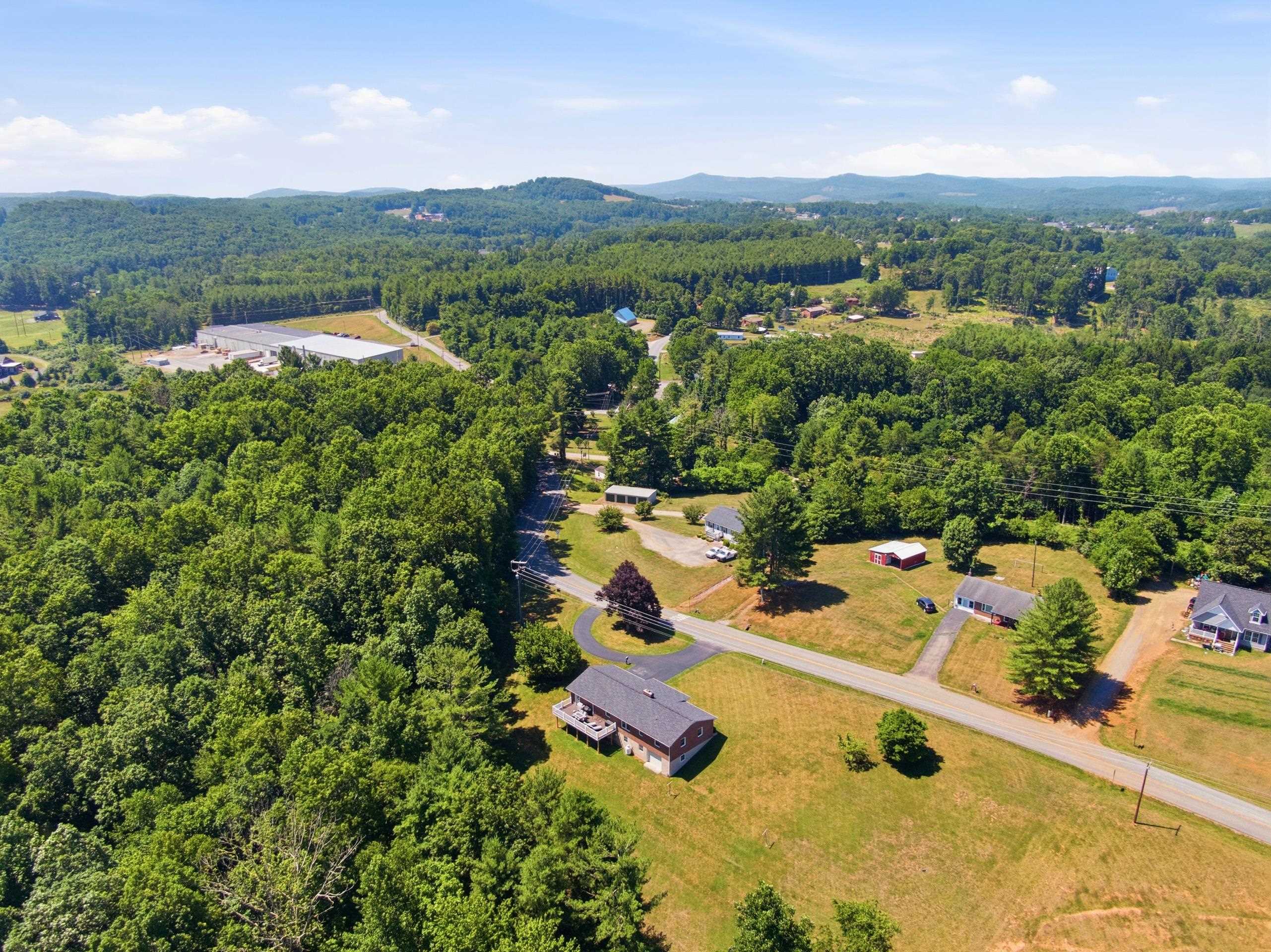 523 Christiansburg Pike NE Floyd VA 24091