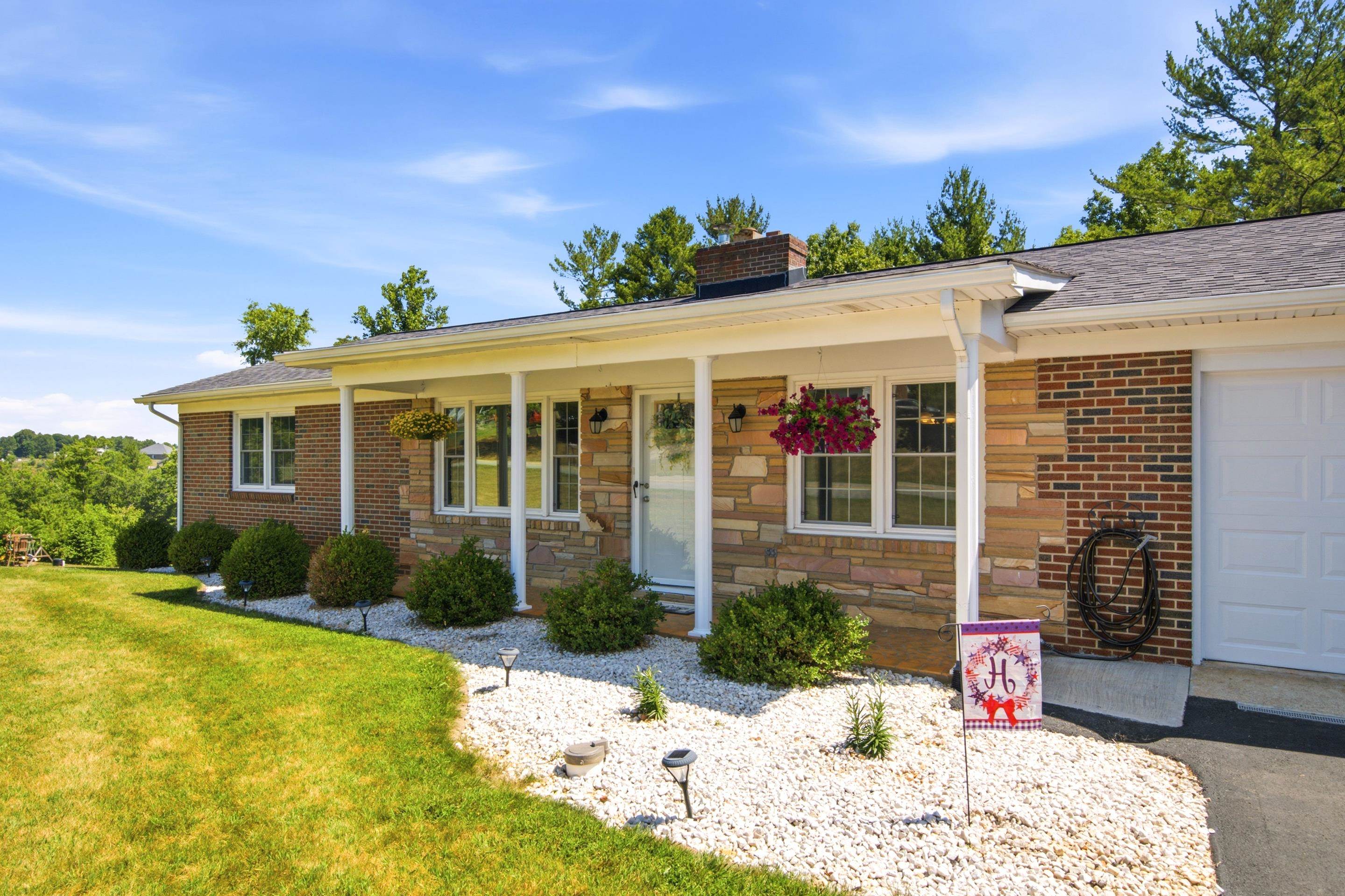 523 Christiansburg Pike NE Floyd VA 24091