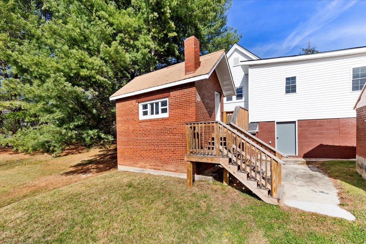 118 6th Street NE Pulaski VA 24301