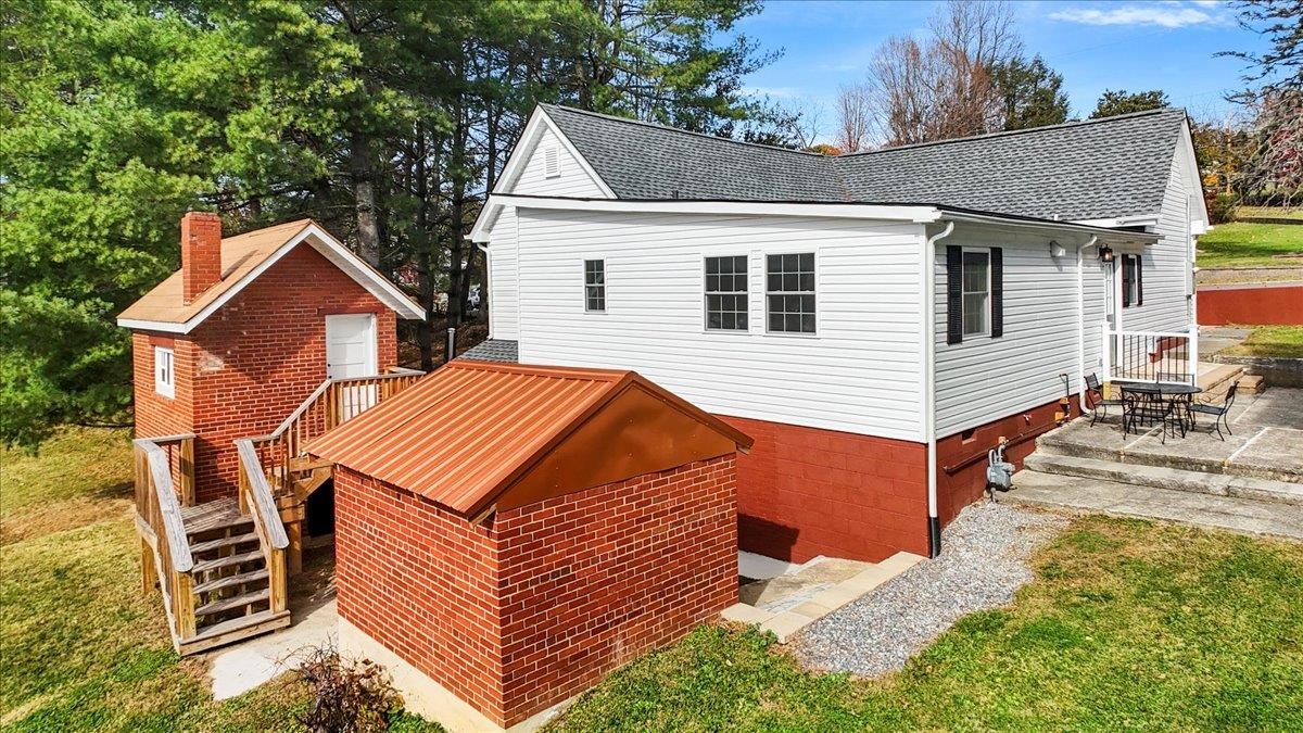 118 6th Street NE Pulaski VA 24301