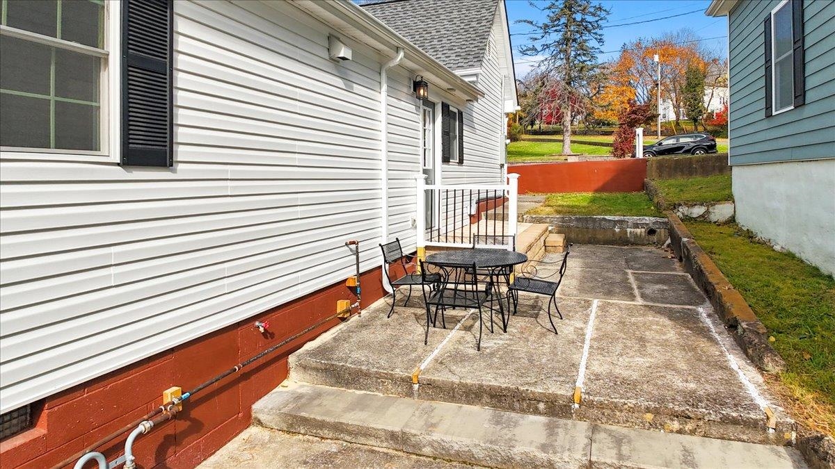 118 6th Street NE Pulaski VA 24301