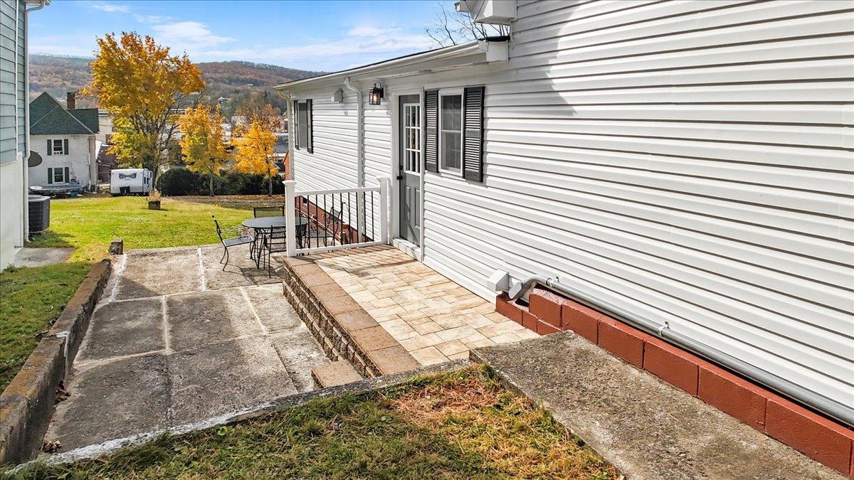 118 6th Street NE Pulaski VA 24301