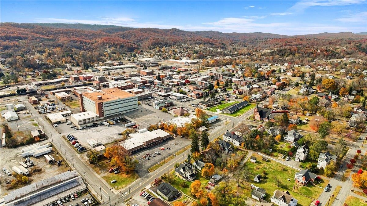 118 6th Street NE Pulaski VA 24301