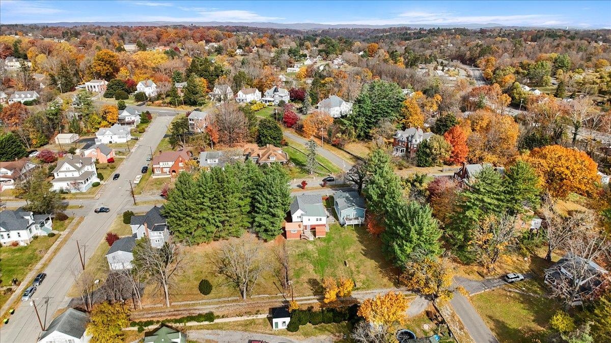 118 6th Street NE Pulaski VA 24301