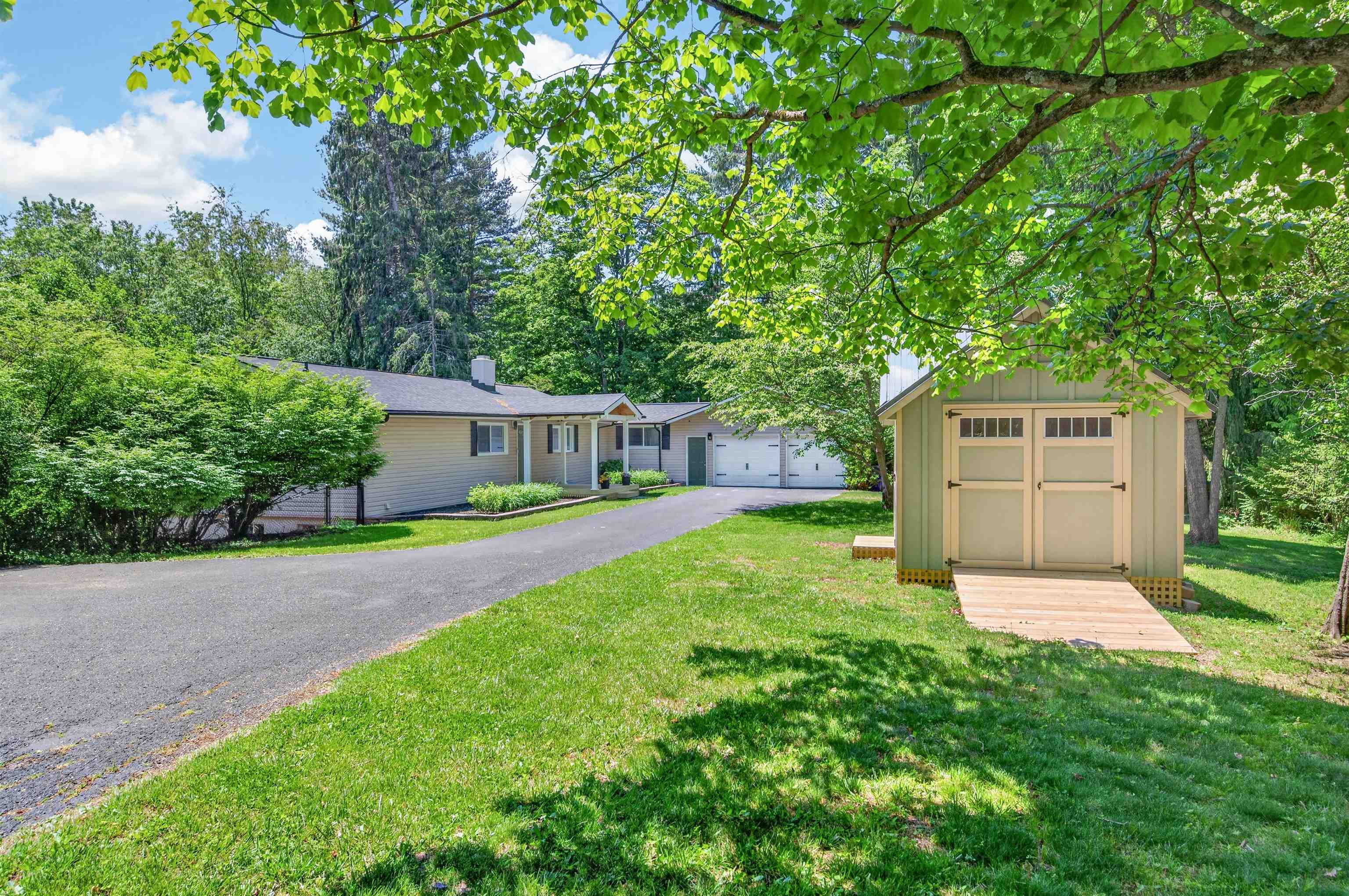 1509 Lark Lane Blacksburg VA 24060