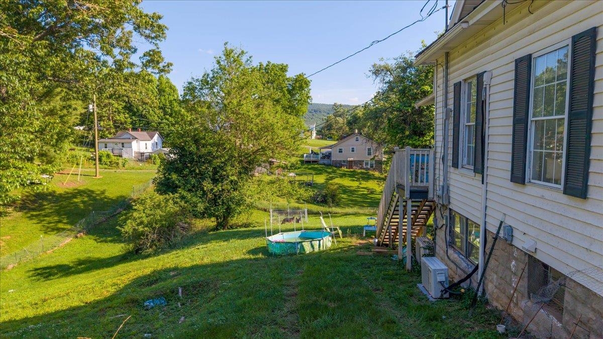 624 NE Eighth Street Pulaski VA 24301
