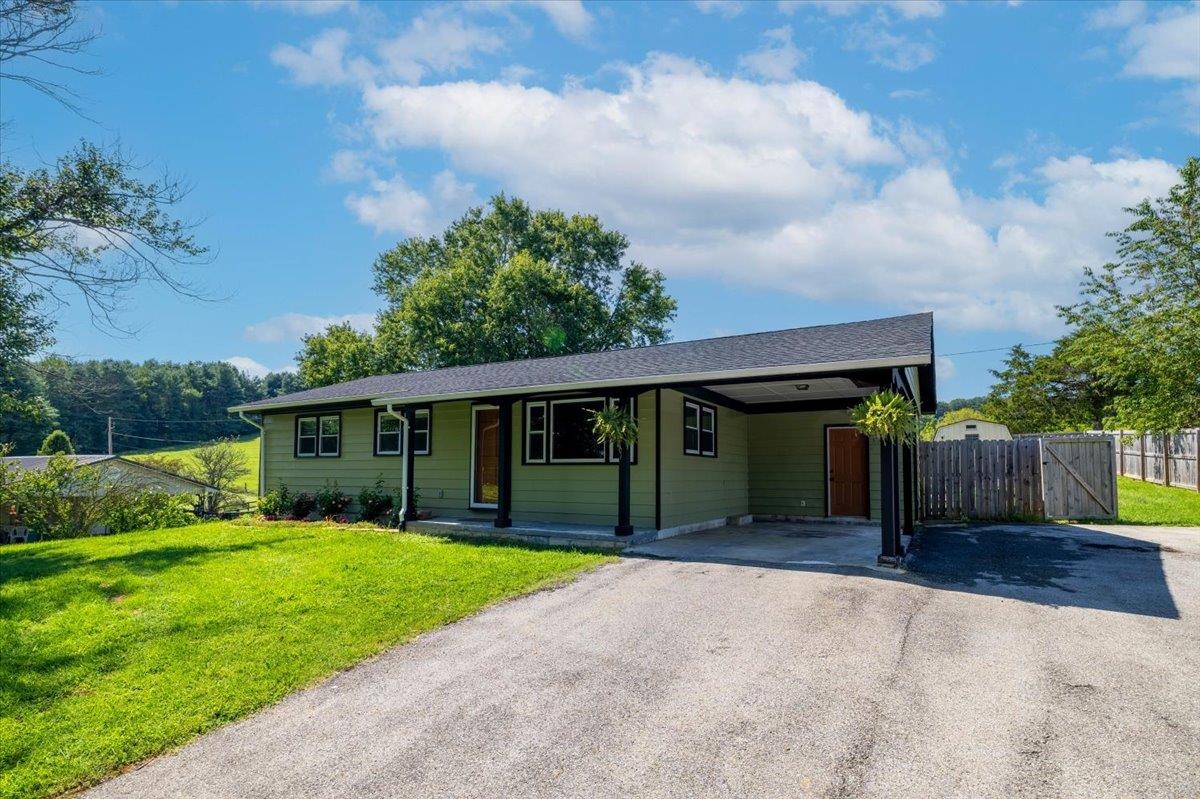 3086 Mud Pike Road Christiansburg VA 24073