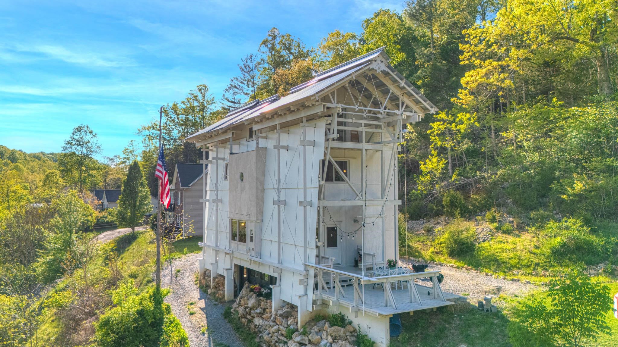 Christiansburg VA, 300 John Lemley Lane SE