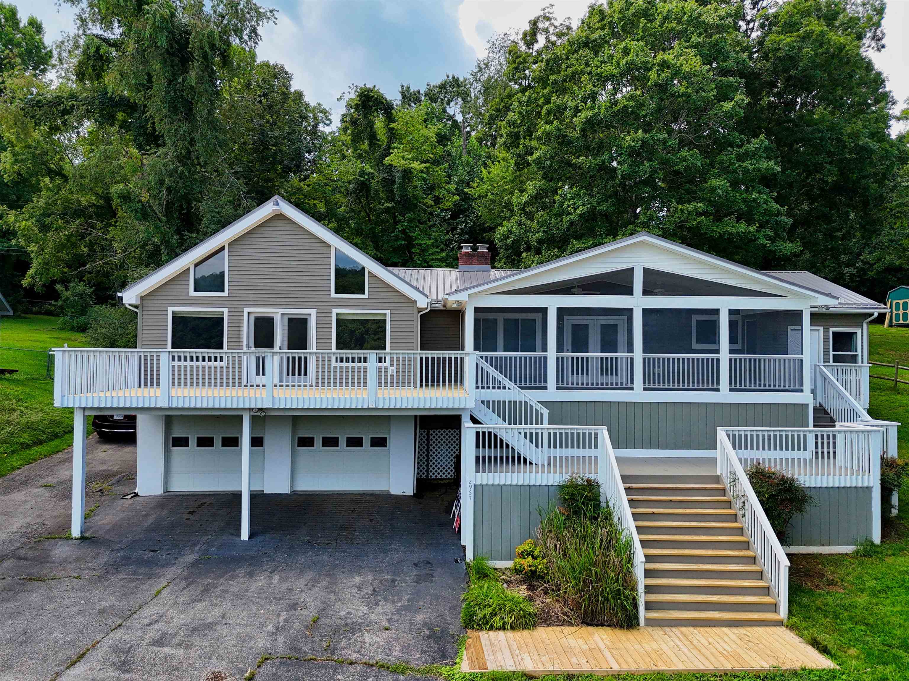 2967 Blackberry Lane Hiwassee VA 24347