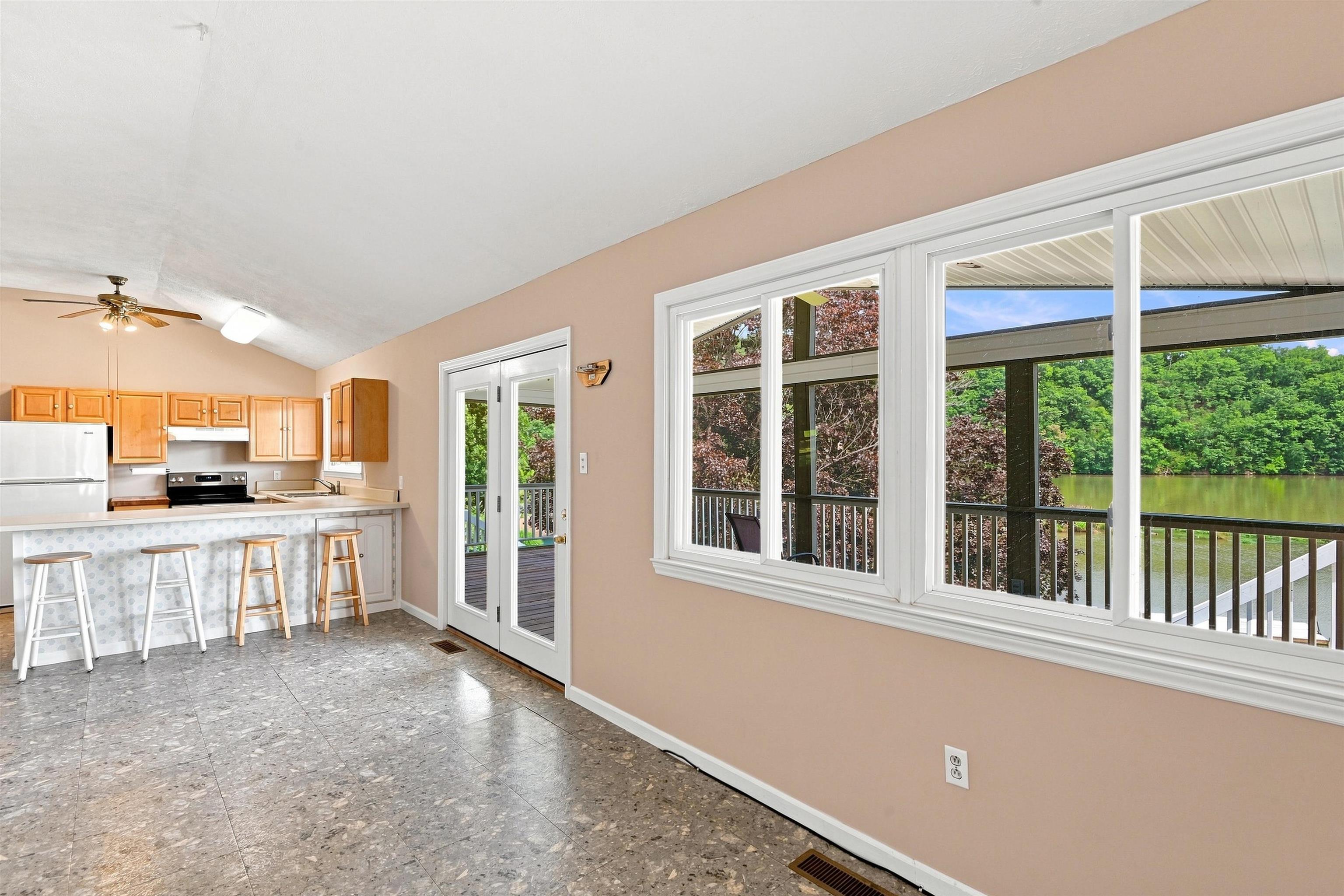 2967 Blackberry Lane Hiwassee VA 24347