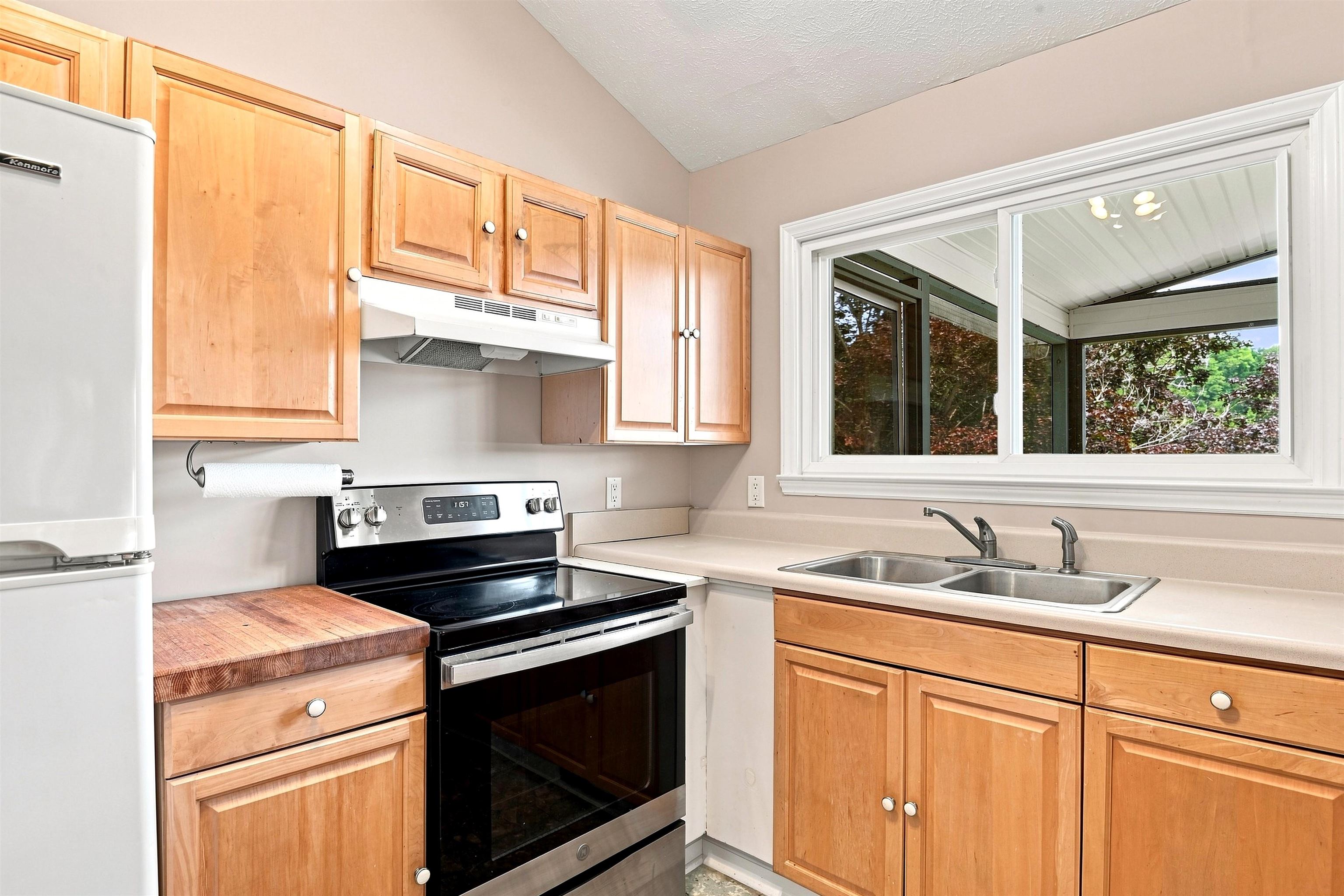 2967 Blackberry Lane Hiwassee VA 24347