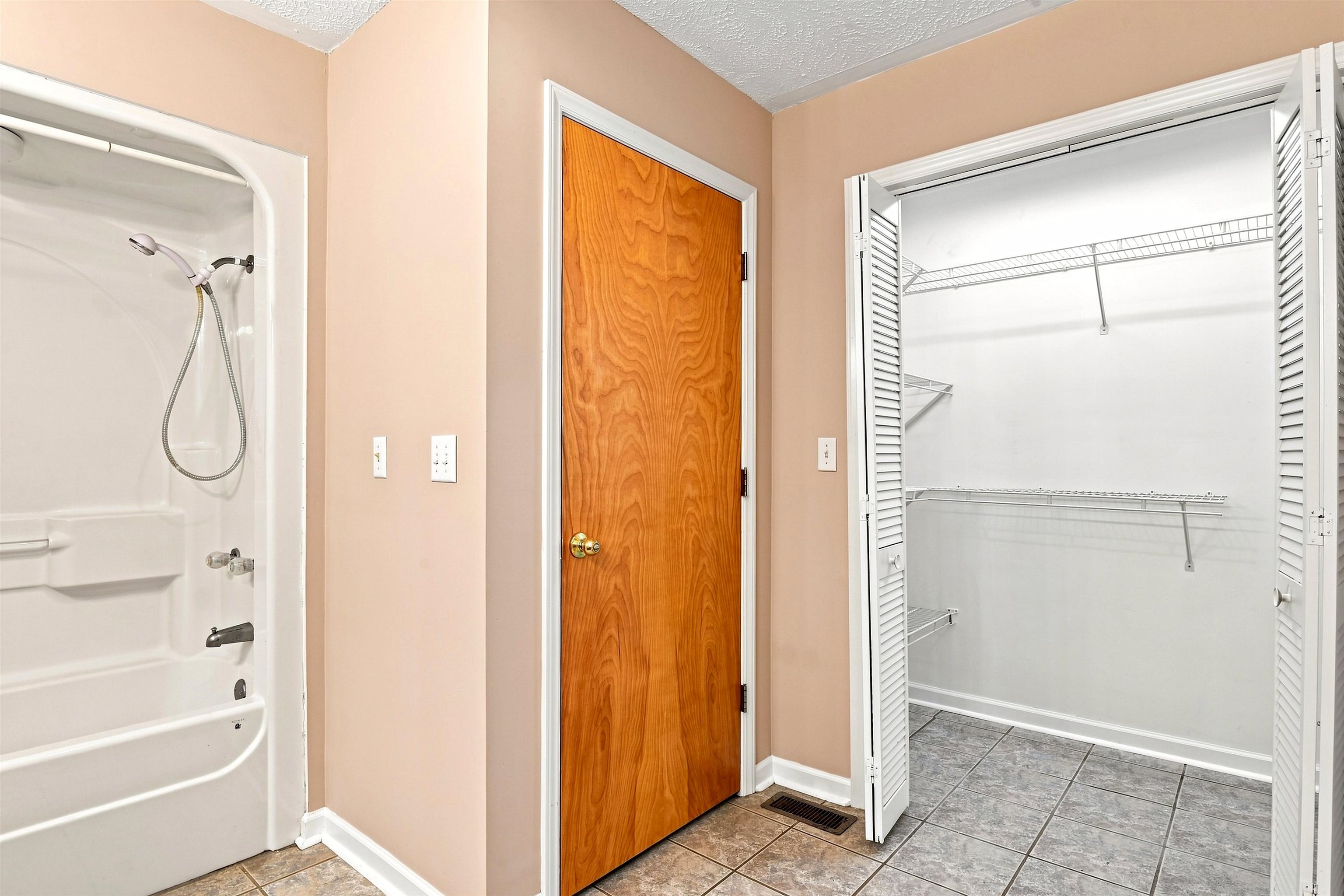 2967 Blackberry Lane Hiwassee VA 24347