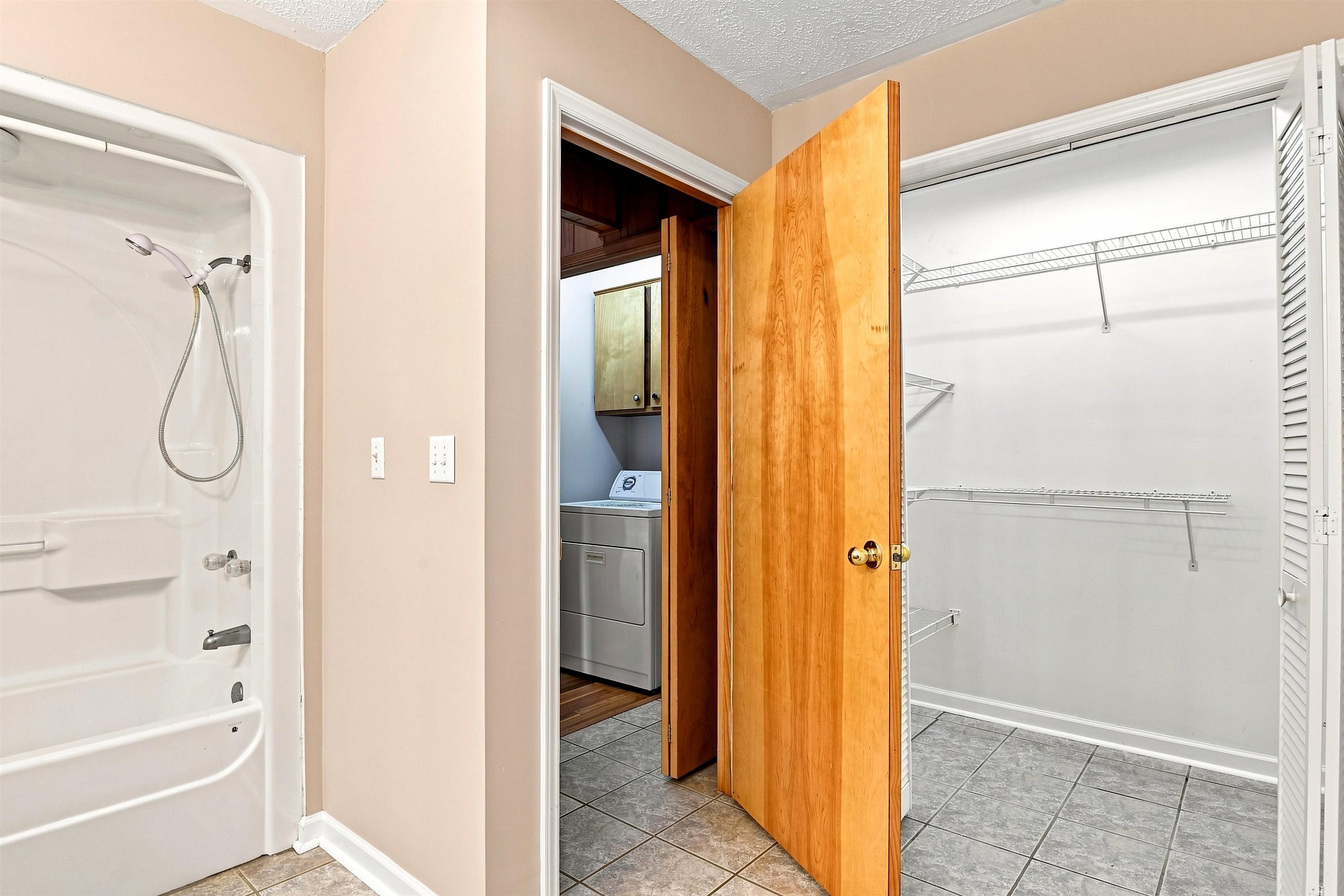 2967 Blackberry Lane Hiwassee VA 24347