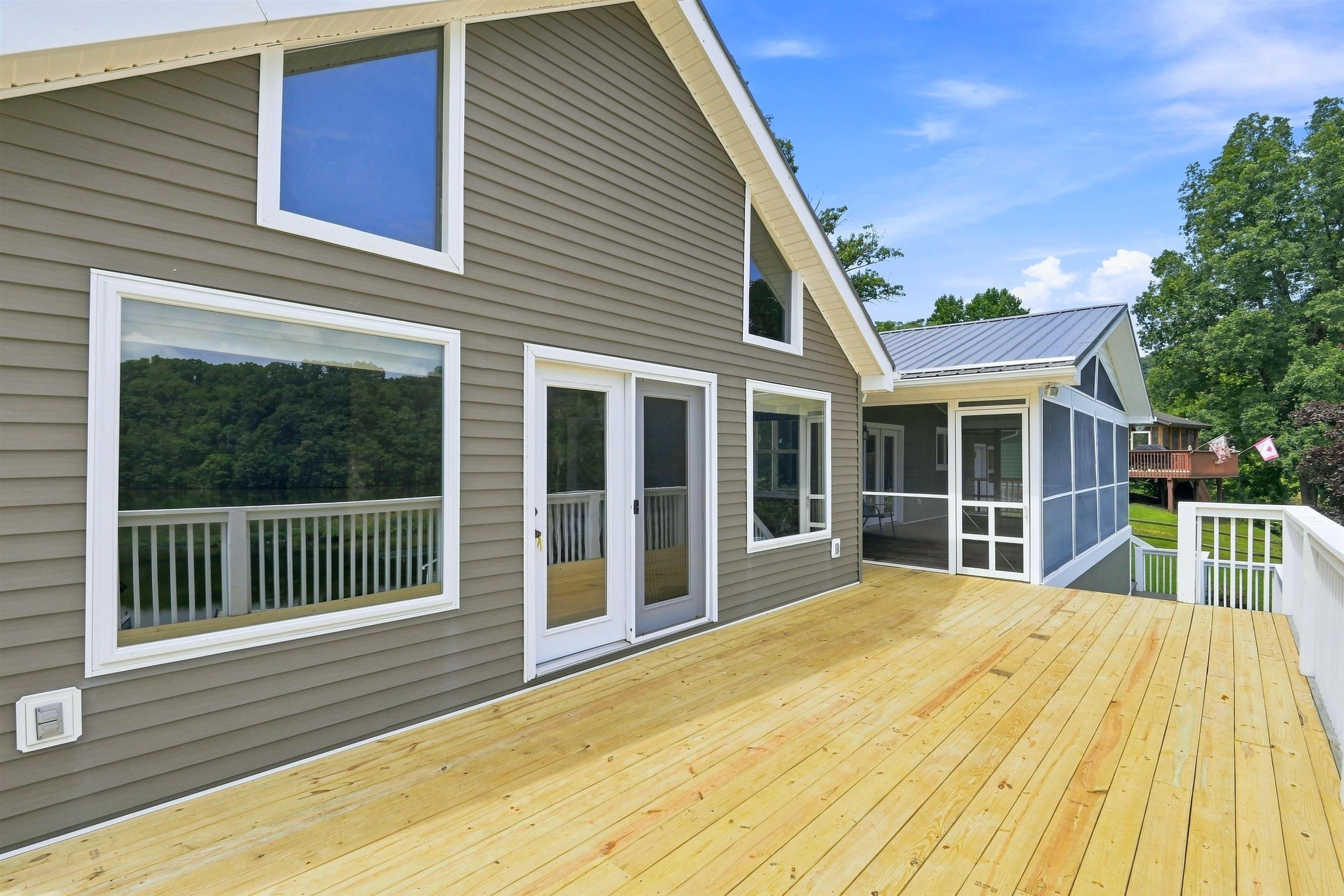 2967 Blackberry Lane Hiwassee VA 24347
