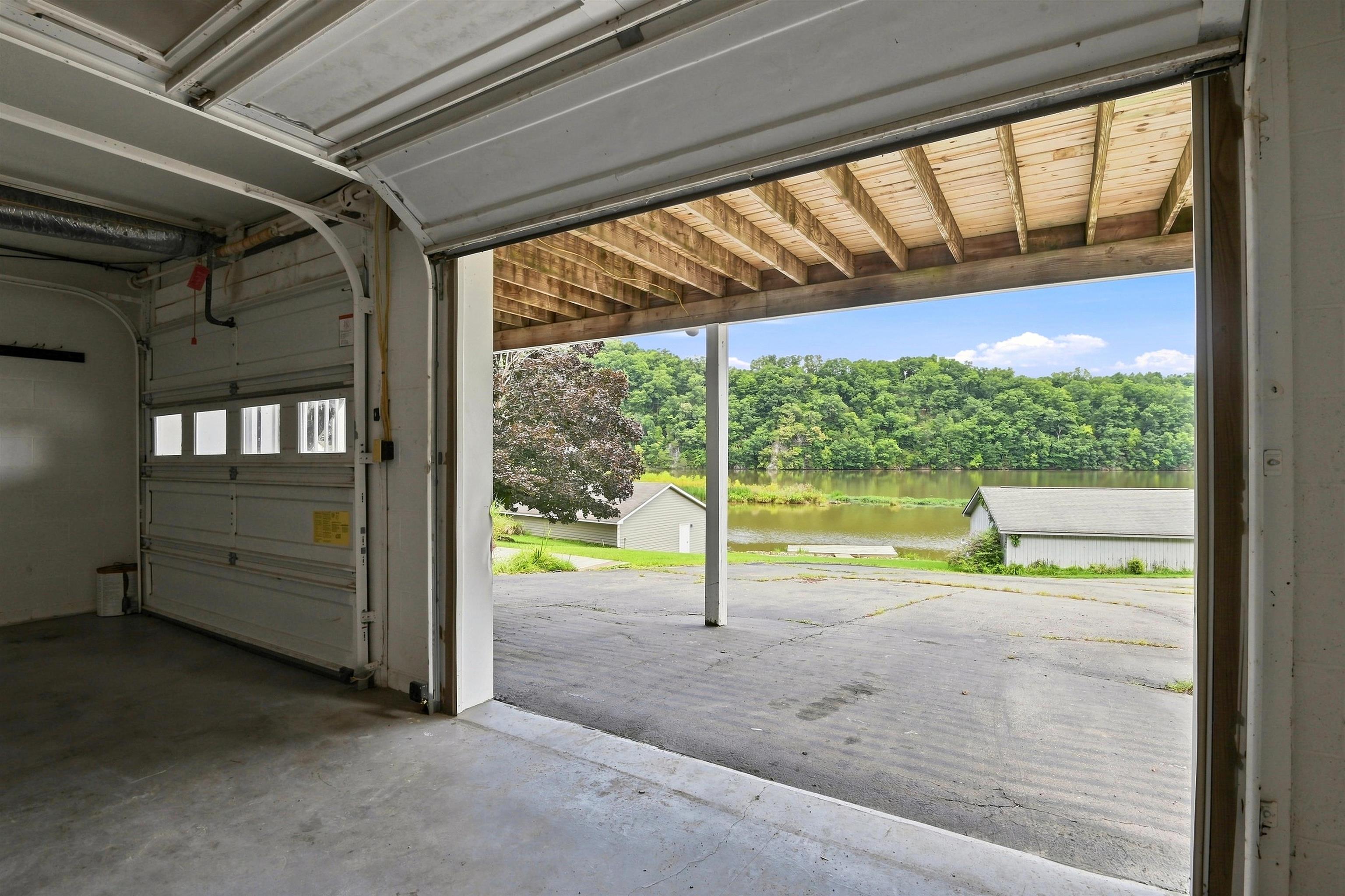 2967 Blackberry Lane Hiwassee VA 24347