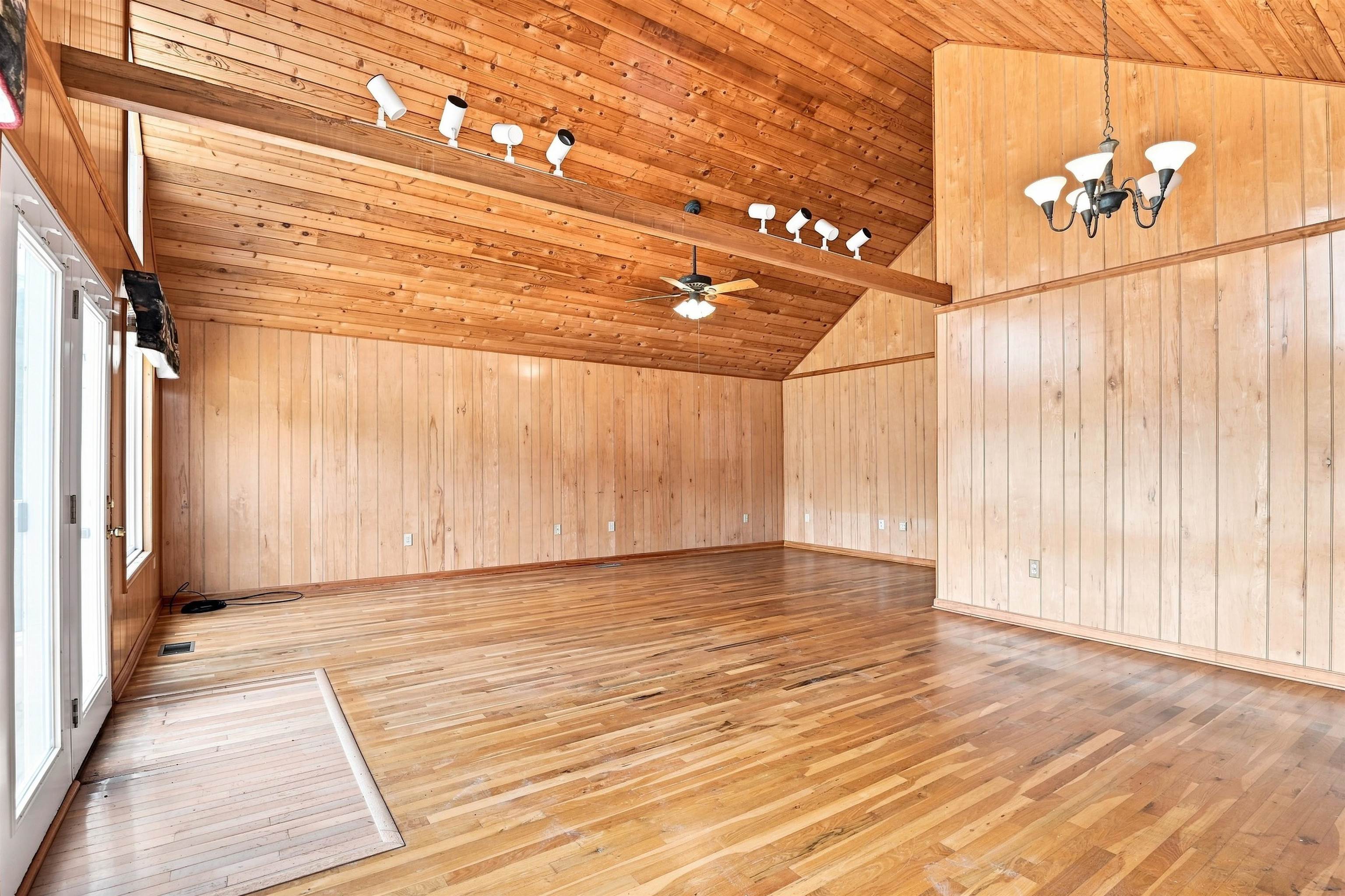2967 Blackberry Lane Hiwassee VA 24347