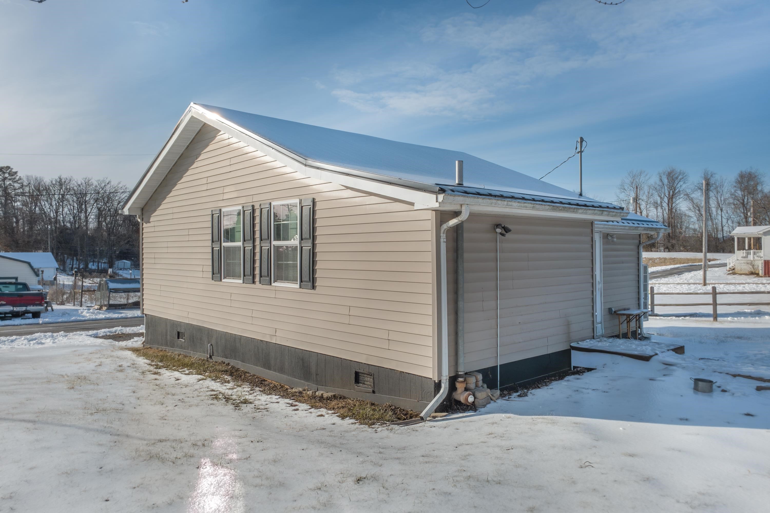 116 C Street Austinville VA 24312