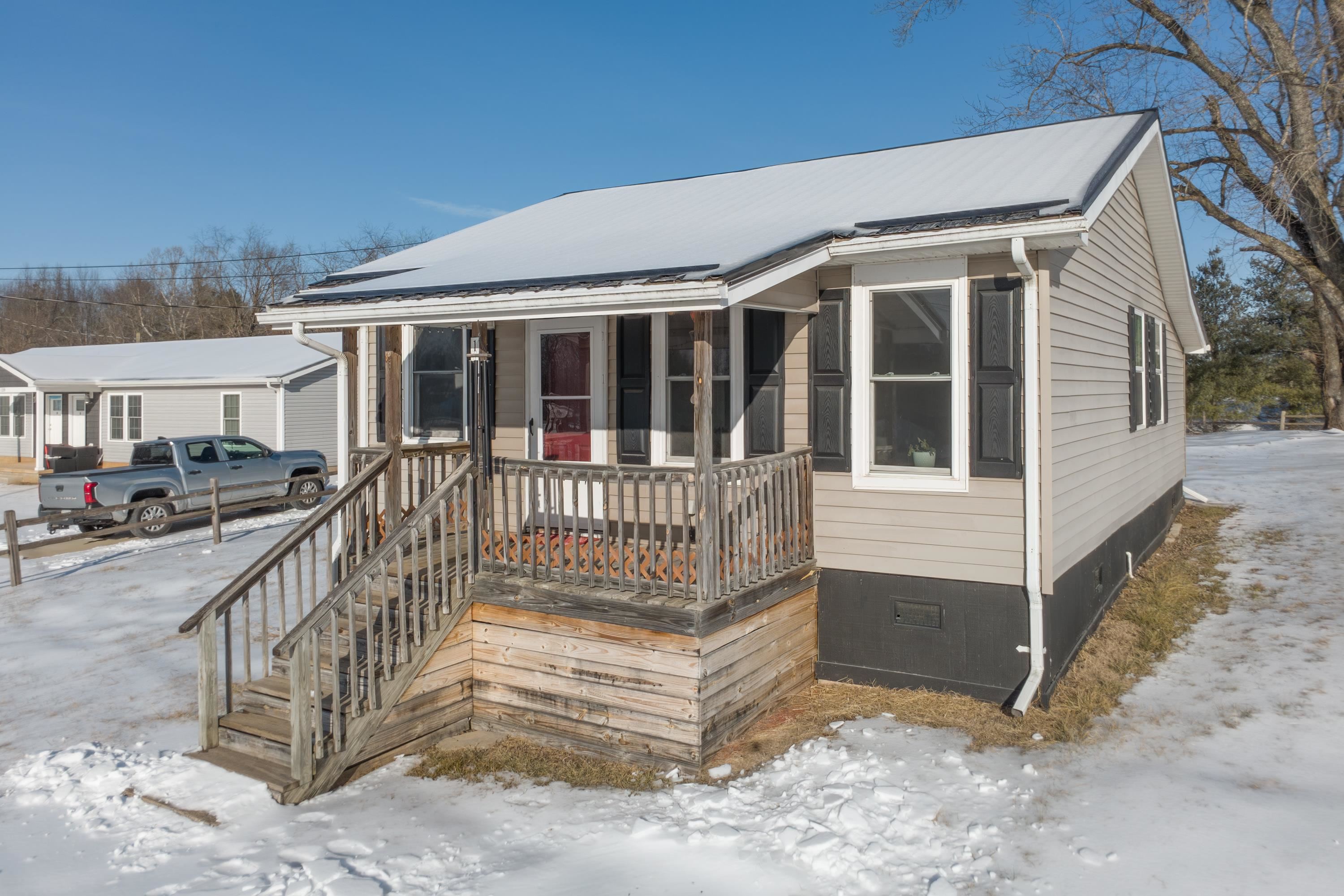 116 C Street Austinville VA 24312