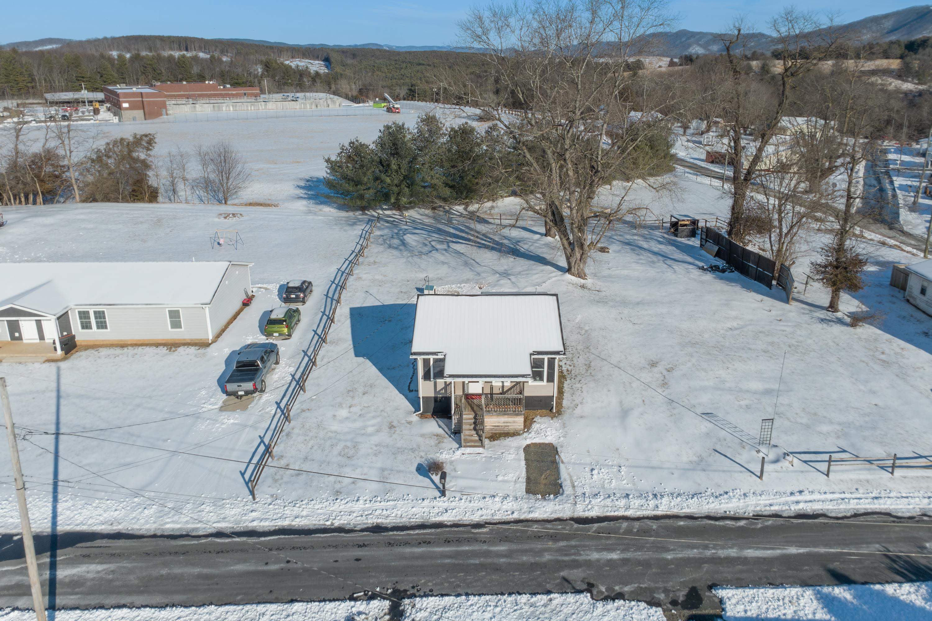 116 C Street Austinville VA 24312